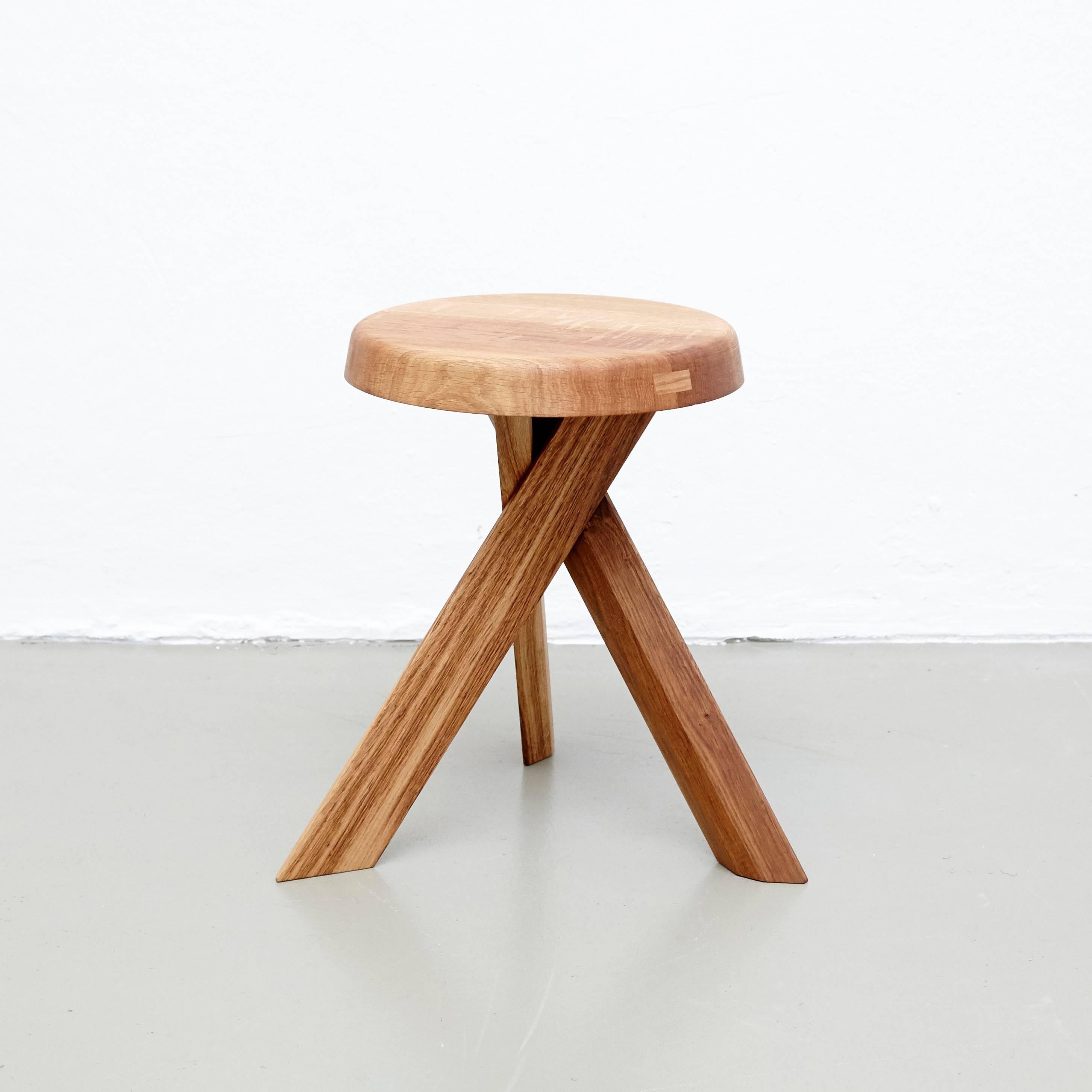 S 31 a stools designed by Pierre Chapo, circa 1960.
Manufactured by Chapo Creation in France, 2015.
Solid oakwood.

In good original condition, with minor wear consistent with age and use, preserving a beautiful patina.

Pierre Chapo is born