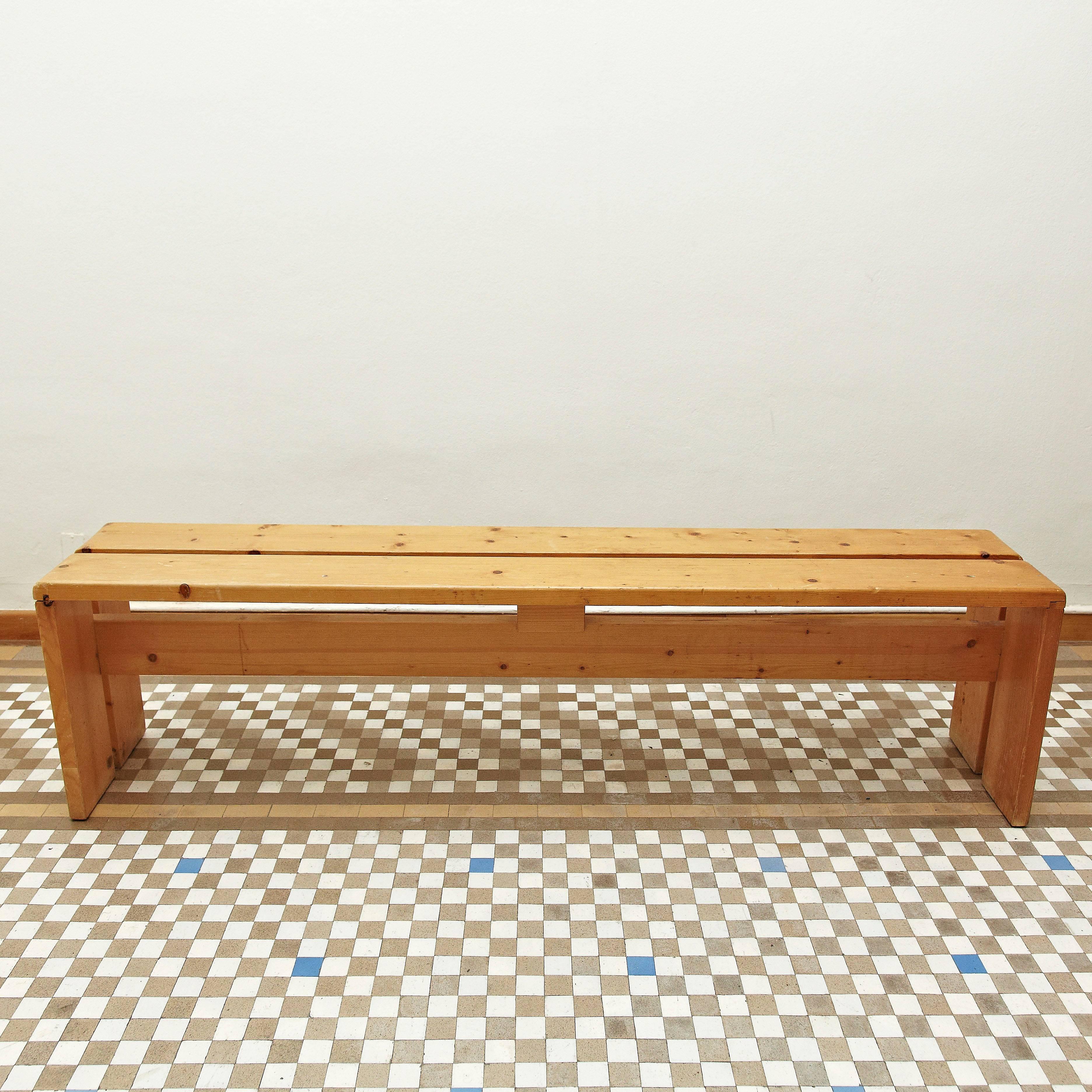Bench designed by Charlotte Perriand for Les Arcs ski Resort circa 1960, manufactured in France.

Pinewood.

In good original condition, with minor wear consistent with age and use, preserving a beautiful patina.

Charlotte Perriand