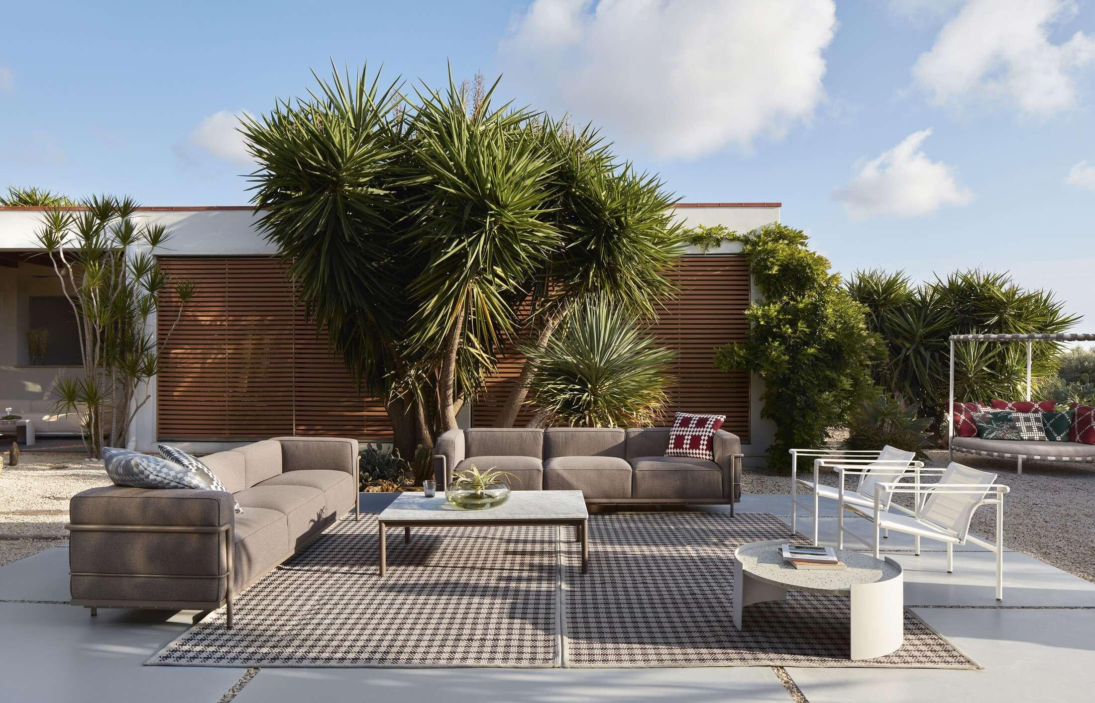 Le Corbusier Table En Tube Basse, Outdoor For Cassina For Sale 3
