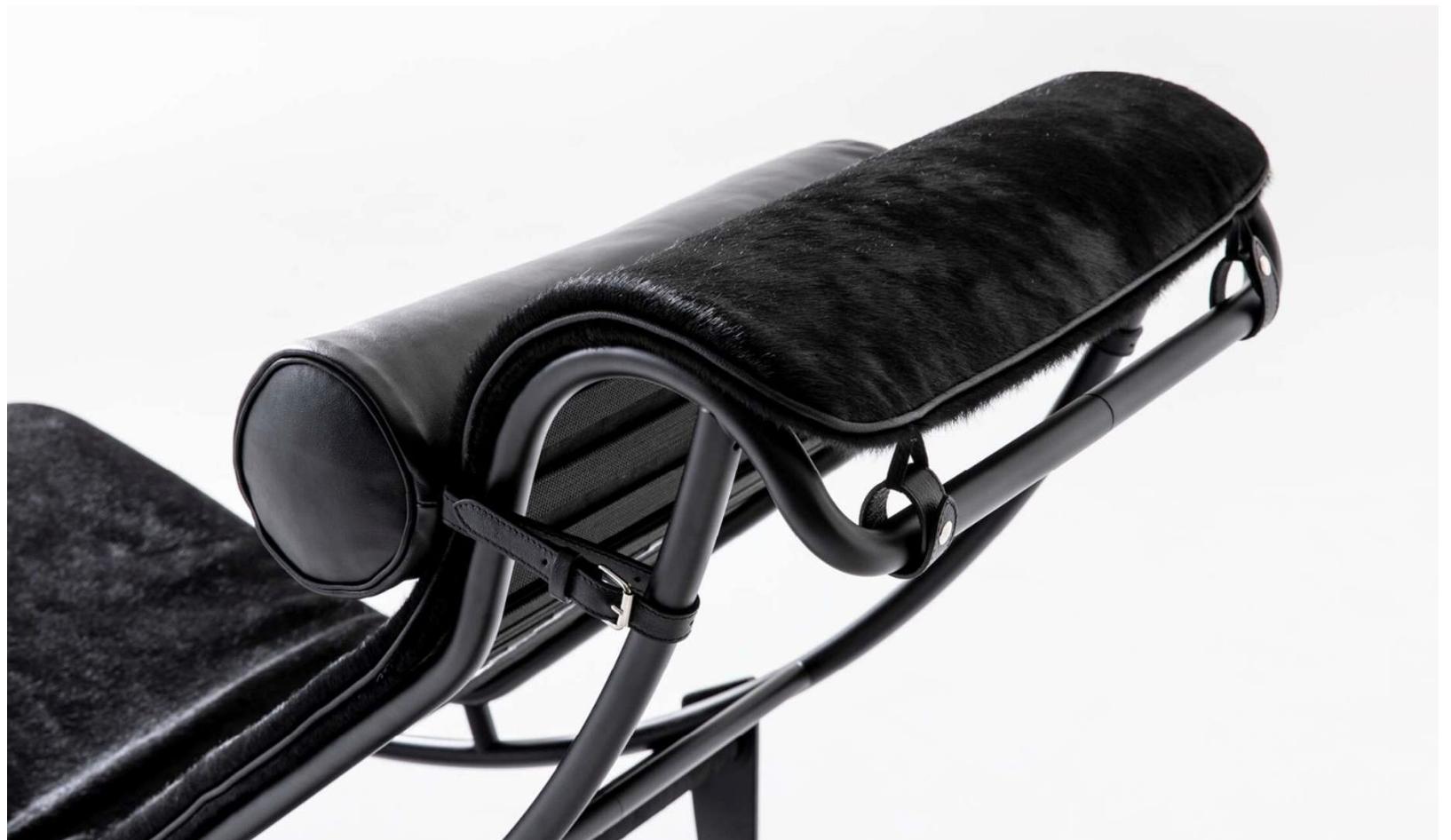 Le Corbusier 4 Chaise Longue À Réglage Continu, Noire, Durable For Cassina In New Condition For Sale In Barcelona, Barcelona
