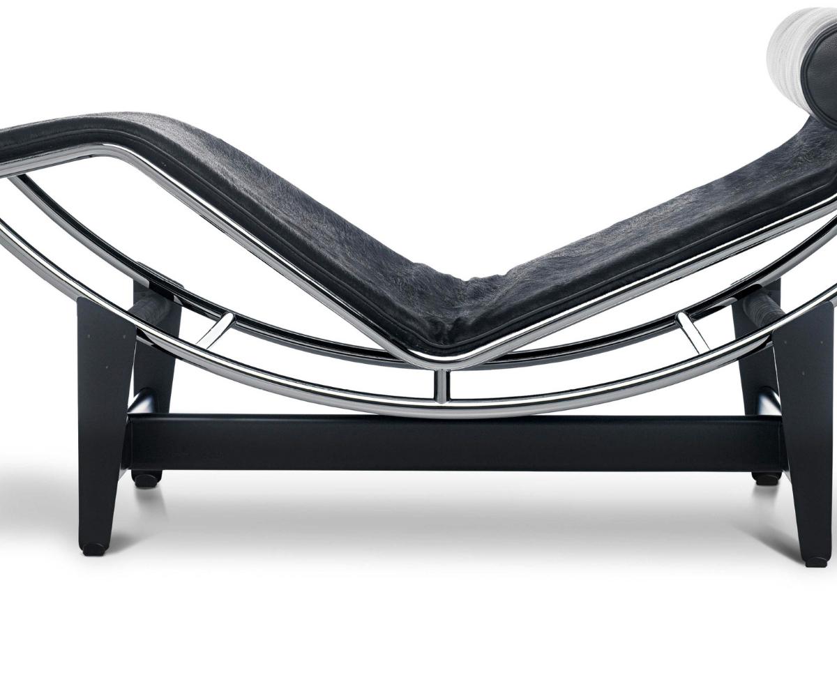 Contemporary Le Corbusier 4 Chaise Longue À Réglage Continu Durable For Cassina For Sale
