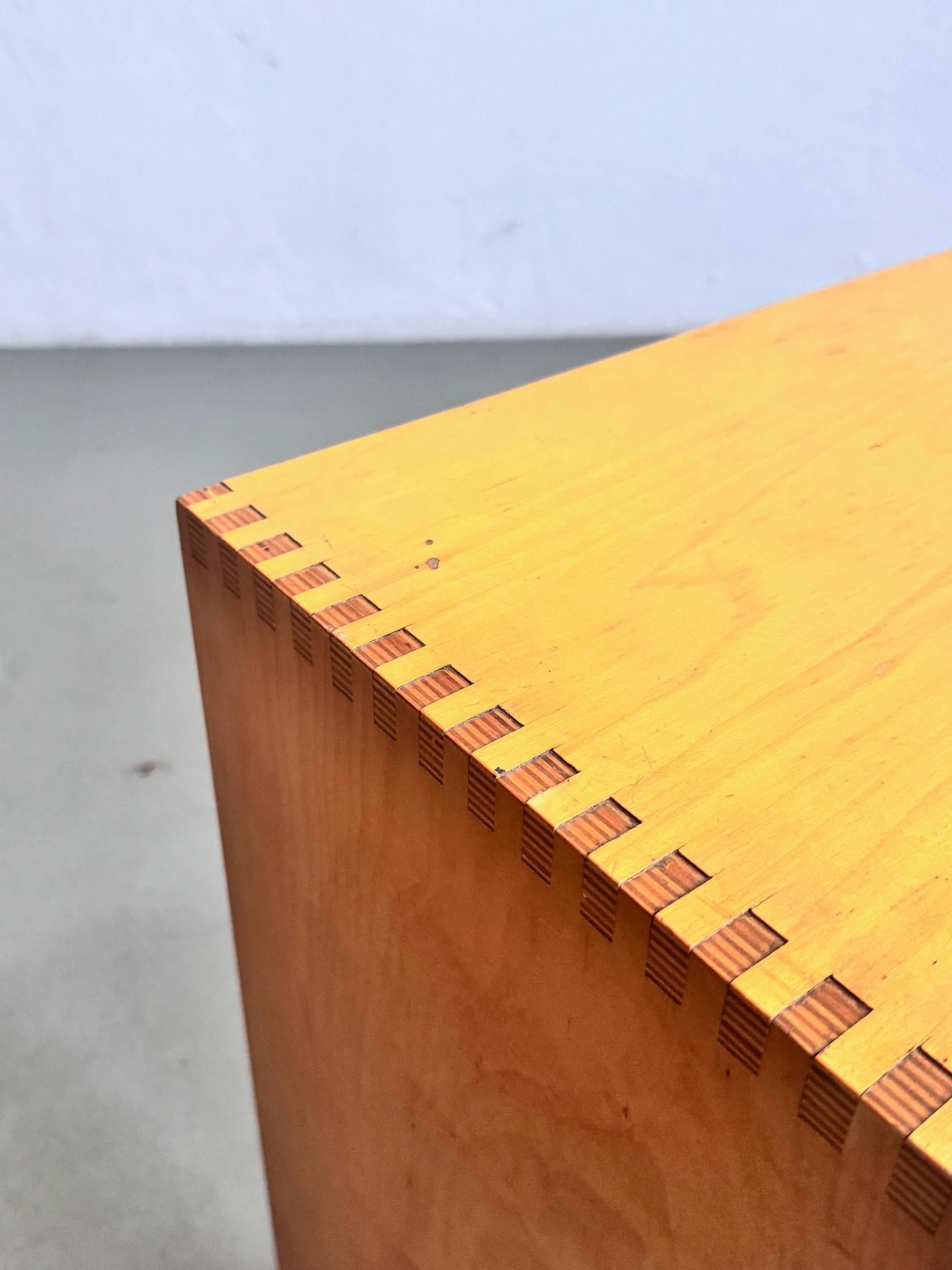 Européen Tabouret en bois laminé Max Bill, vers 1950 en vente