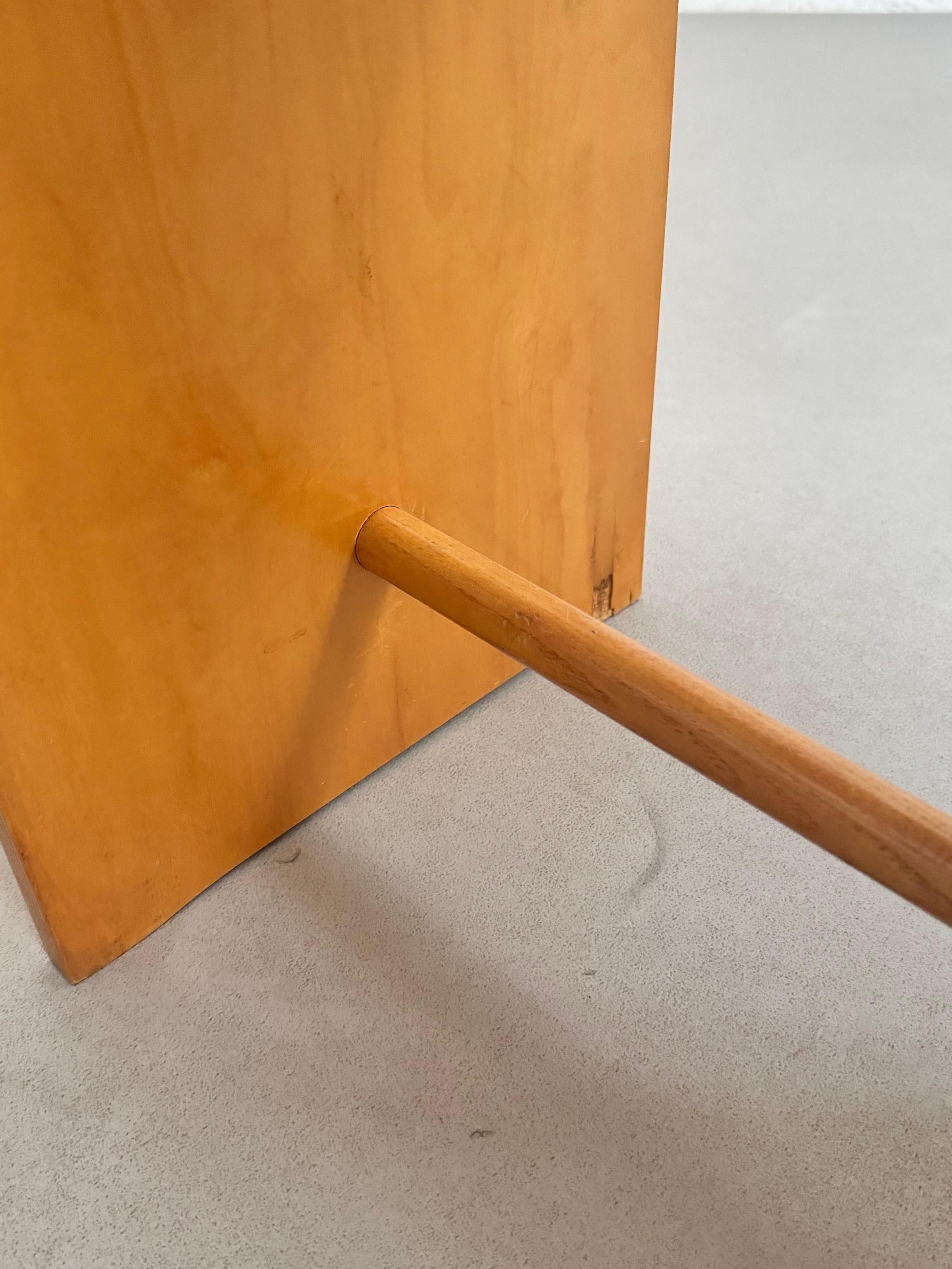 Tabouret en bois laminé Max Bill, vers 1950 en vente 1