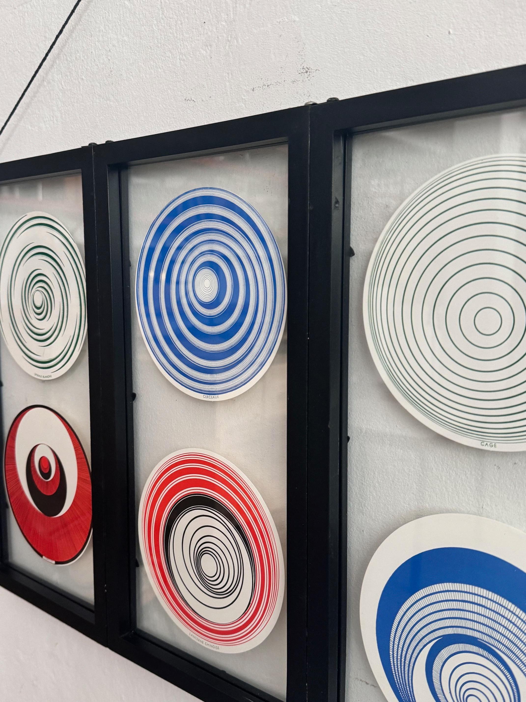 Papier Ensemble de six rotoreliefs encadrés de Marcel Duchamp, 2000 en vente