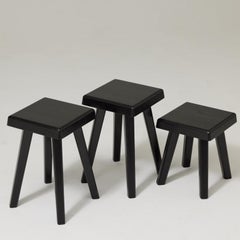 Lot de trois tabourets en bois « Black Edition » de Pierre Chapo
