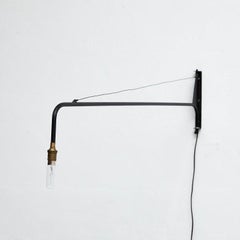 Jean Prouvé-inspirierte Wandlampe 1970er Jahre Französisches Design Original Vintage Metall Lampe