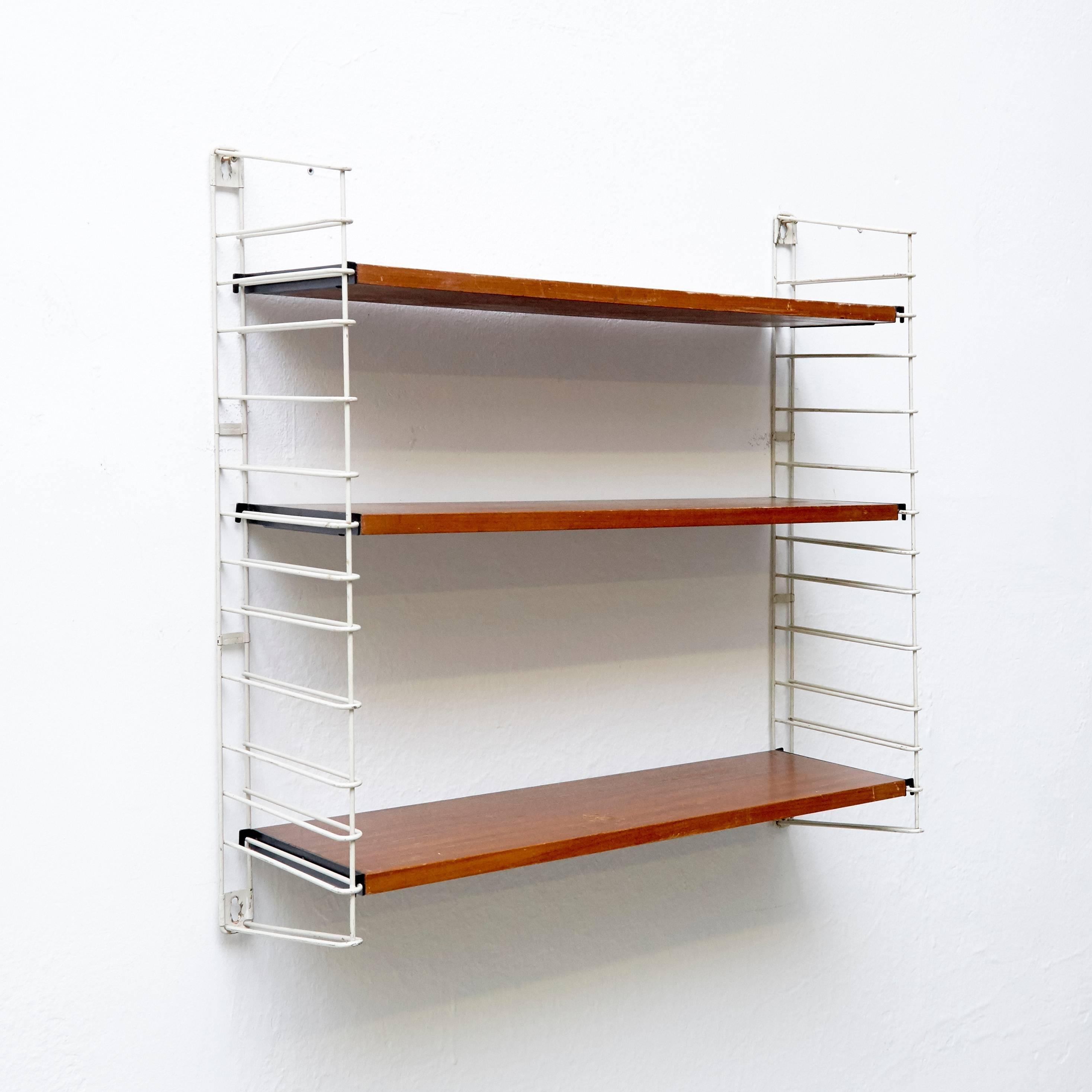 modular hanging shelves