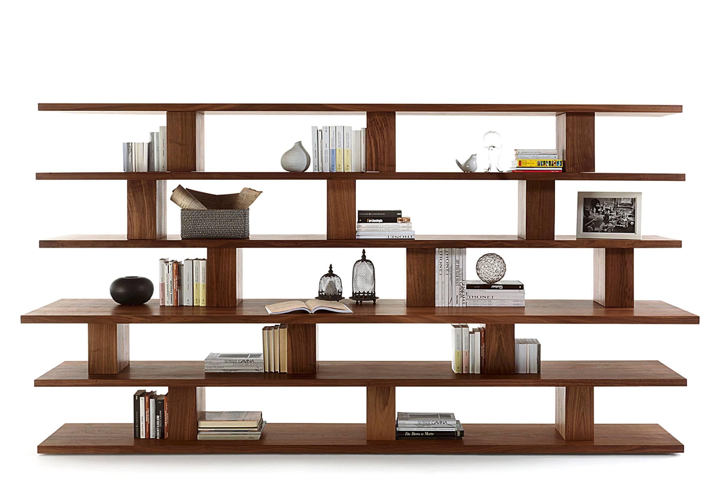 Bookshelf books all in solid walnut wood.
the third shelf from the bottom is wider.
Also available with all shelves at the same size,
on request.
L 320 x D 80 x H 175,5 cm, price: 19900,00€.
Available in L 280 x D 80 x H 175,5 cm, price: