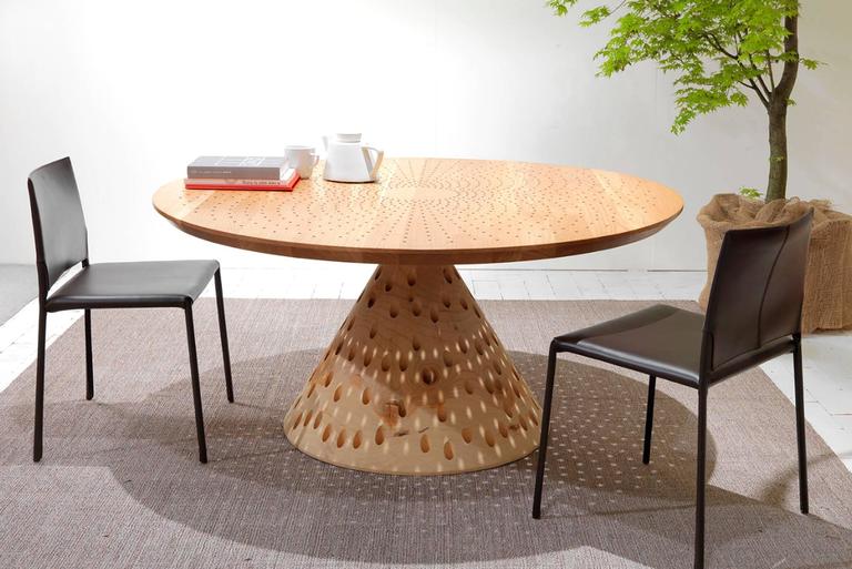 round table with hole in the middle