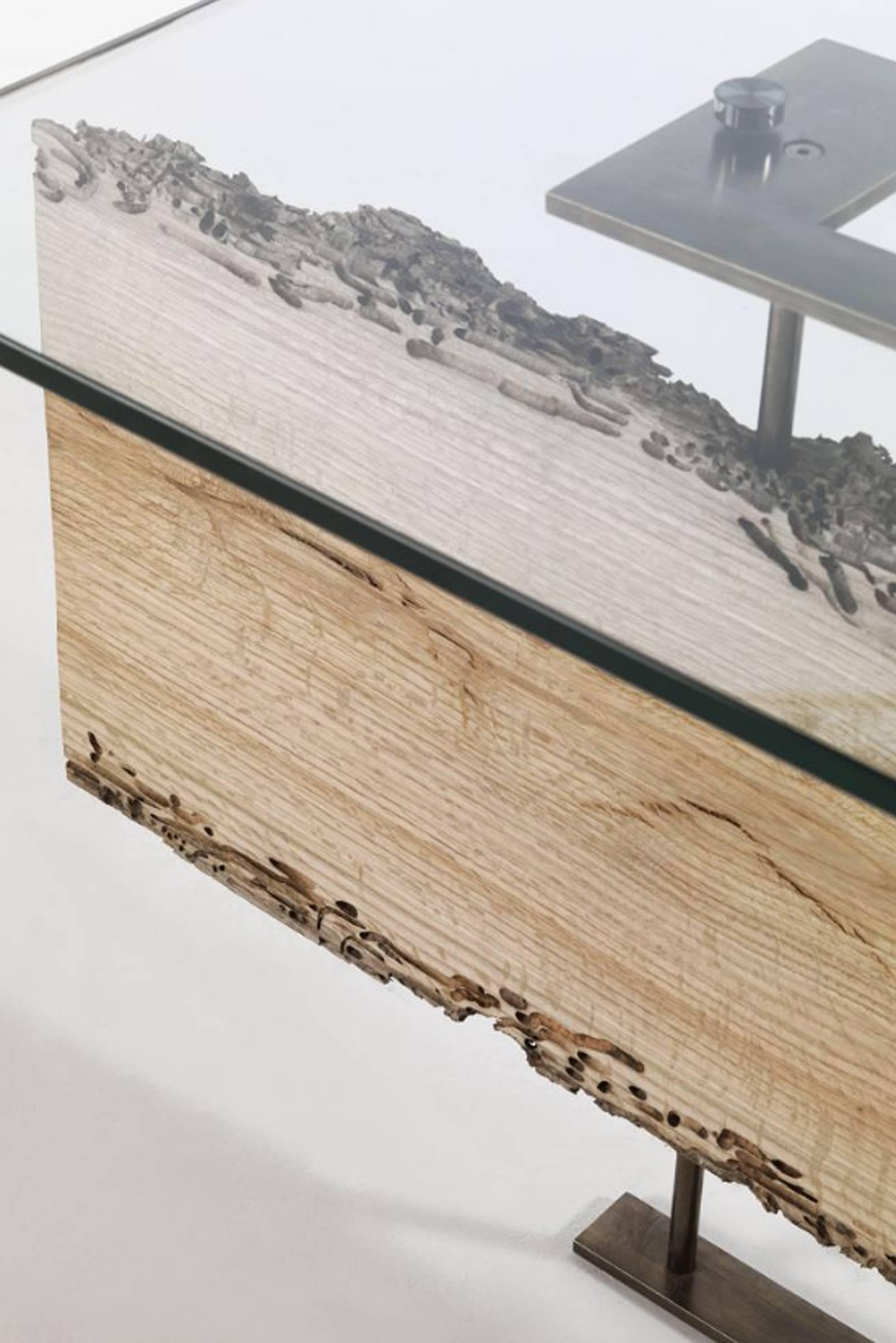 Tavolo Trunk Slice in legno massiccio di Oak Wood naturale con struttura in metallo e piano in vetro trasparente In condizioni ottime in vendita a Paris, FR