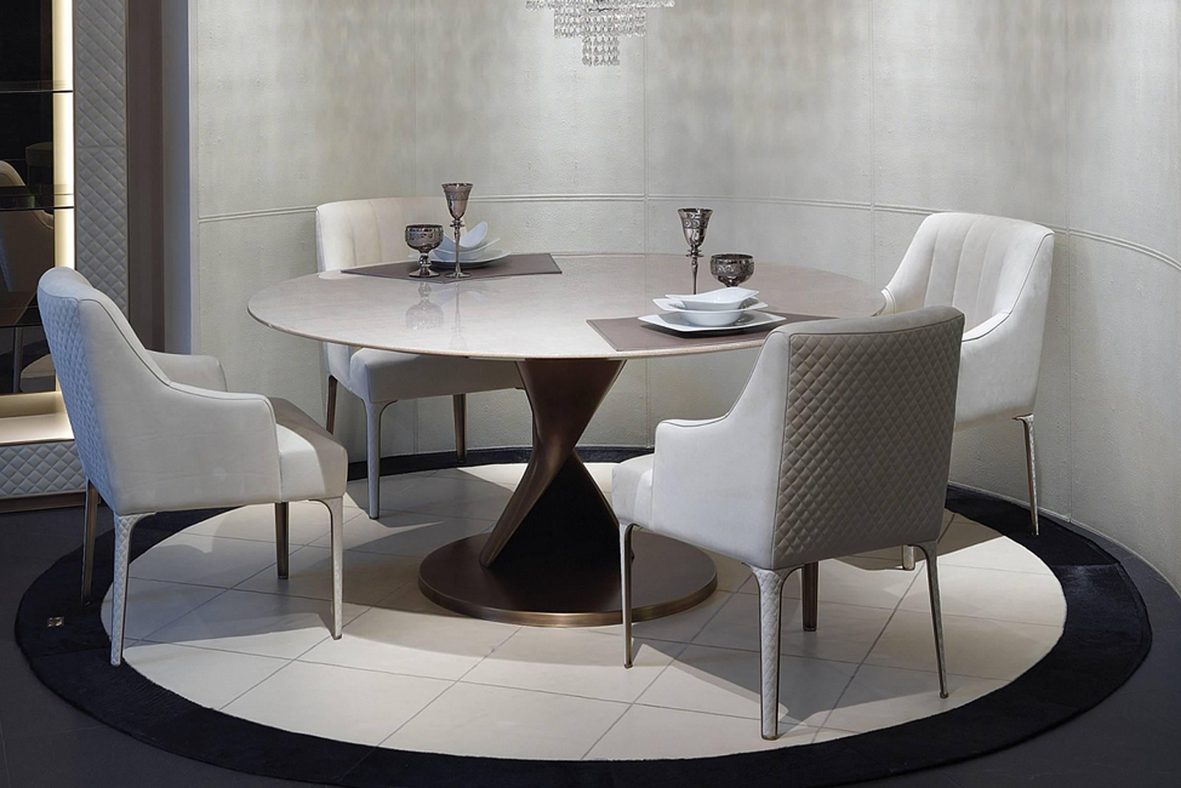 XXIe siècle et contemporain Table ronde Eva en bronze et plateau en ébène massif en vente
