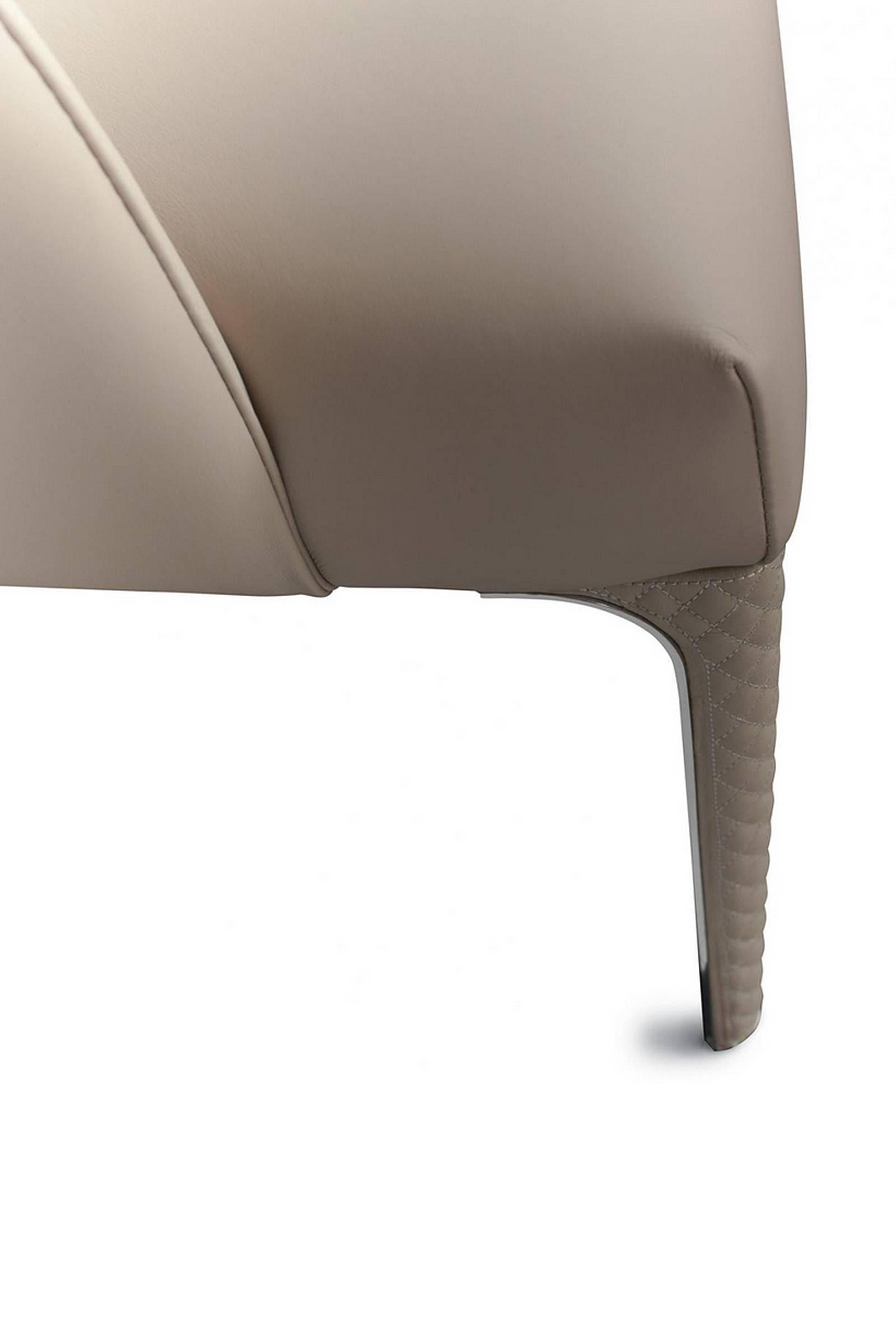 Contemporary Prima Chair in Genuine Leather and Bronze Structure For Sale