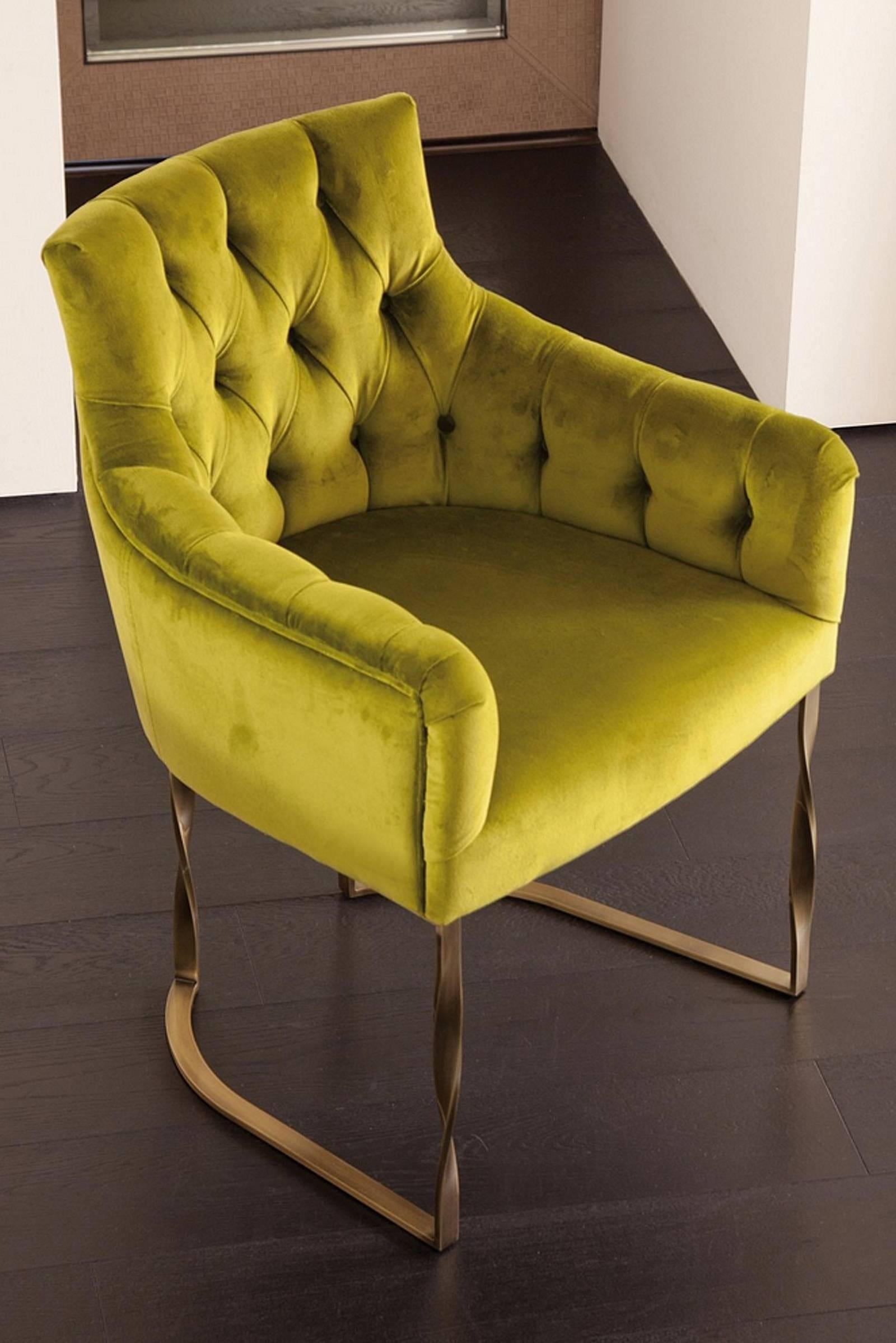 Katawa Stuhl aus Leder und Bronze Struktur (Italienisch) im Angebot