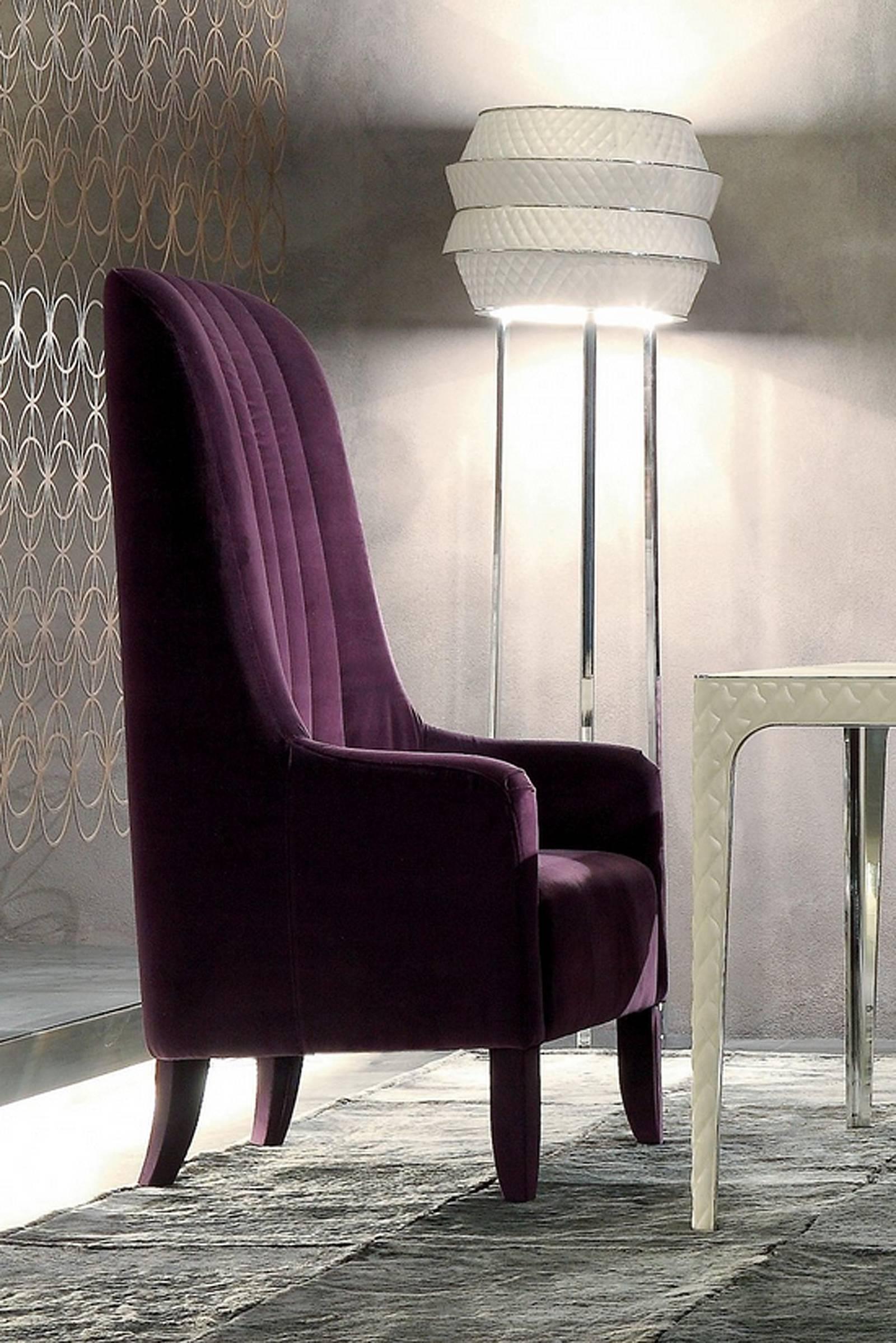Fauteuil Ramses en tissu avec structure en bois Excellent état - En vente à Paris, FR