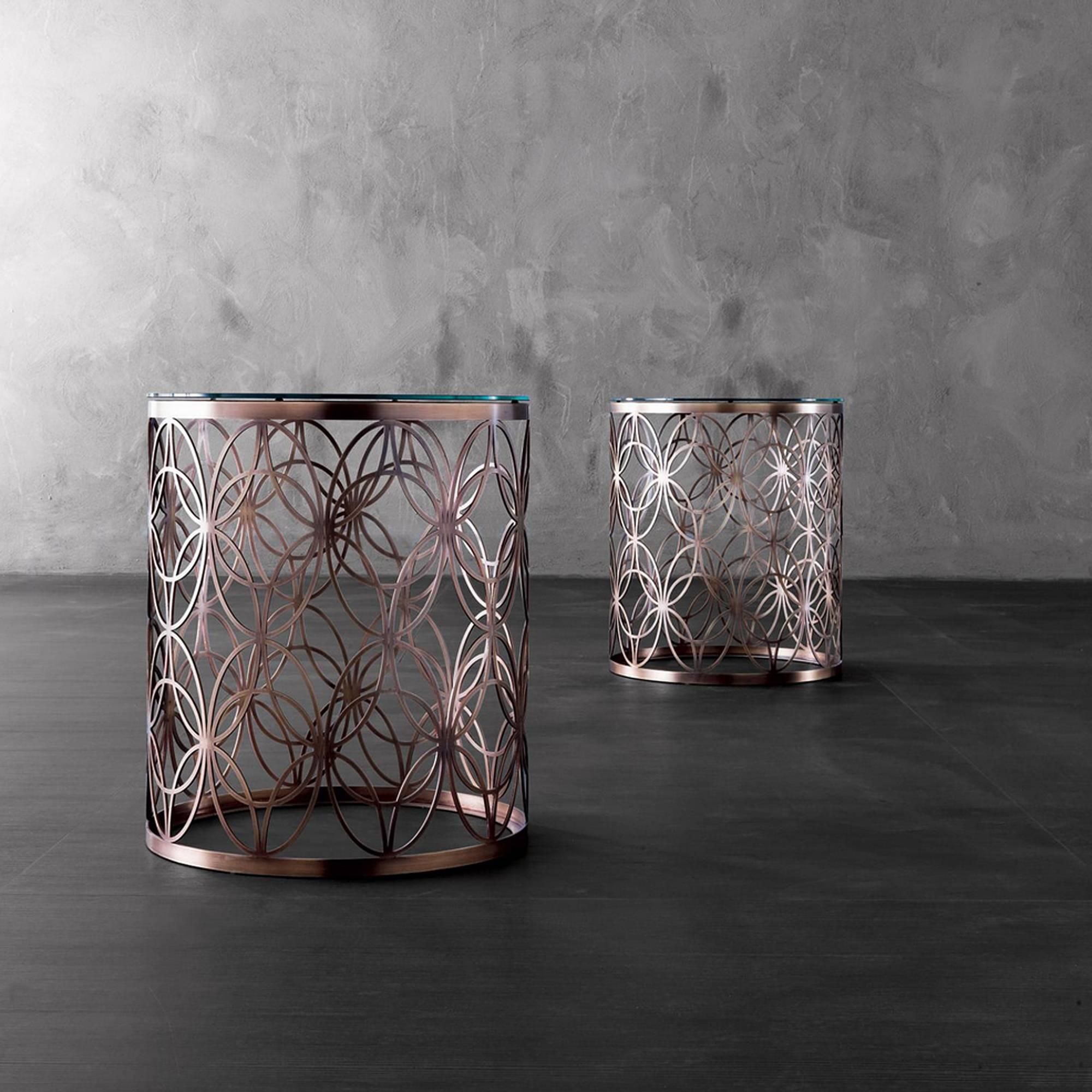 italien Table d'Appoint Arnold avec Structure en Acier Inoxydable et Plateau en Marbre en vente
