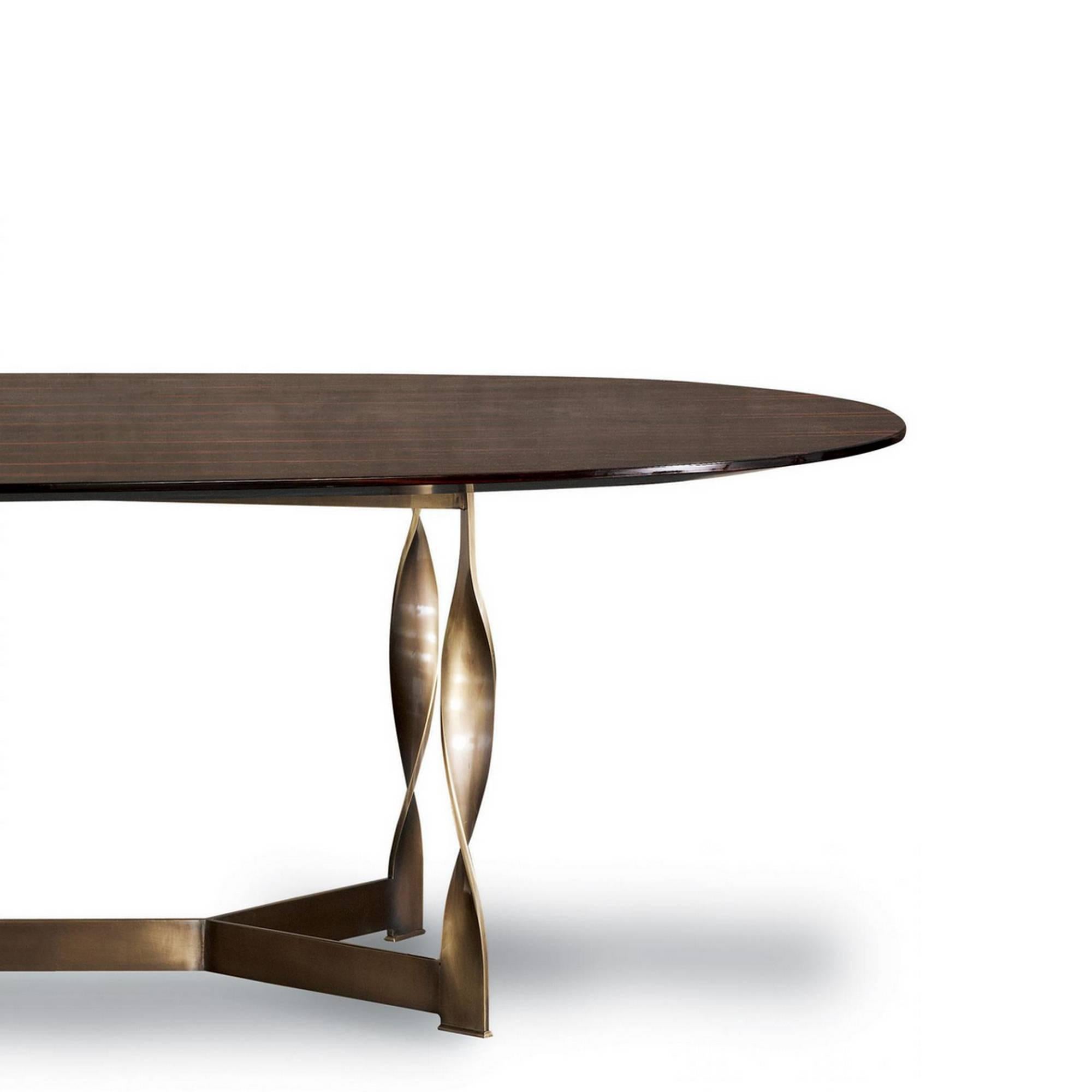 Table longue torsadée avec plateau en bois d'ébène massif et structure en bronze en vente 1