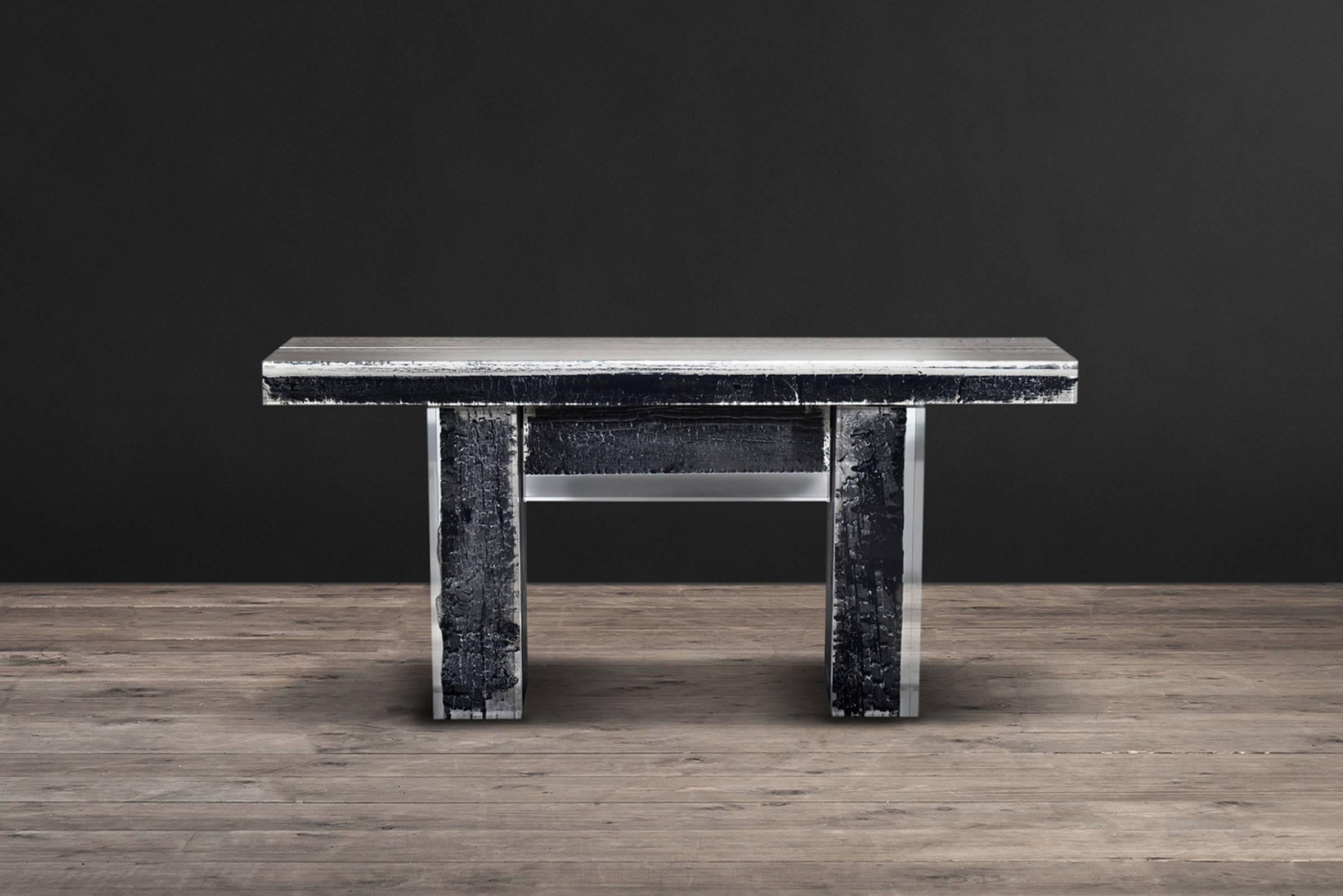 Britannique Table console en acrylique cristalline avec bois brûlé de glace en vente