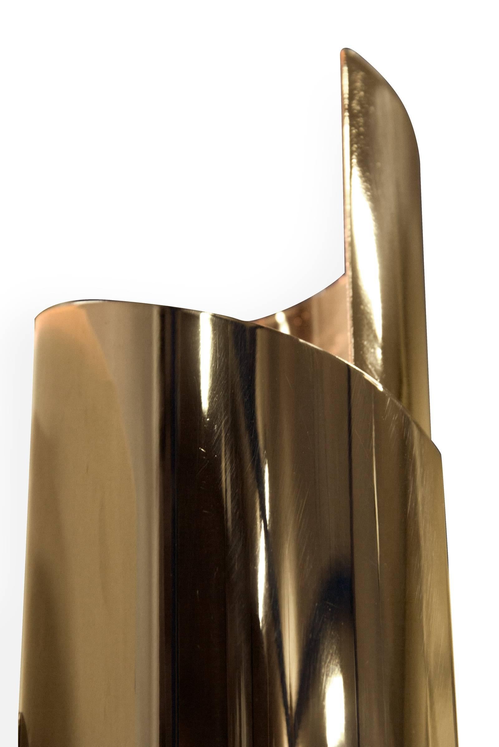 Hand-Crafted Smooth Wall Lamp in Gold-Plated Brass For Sale