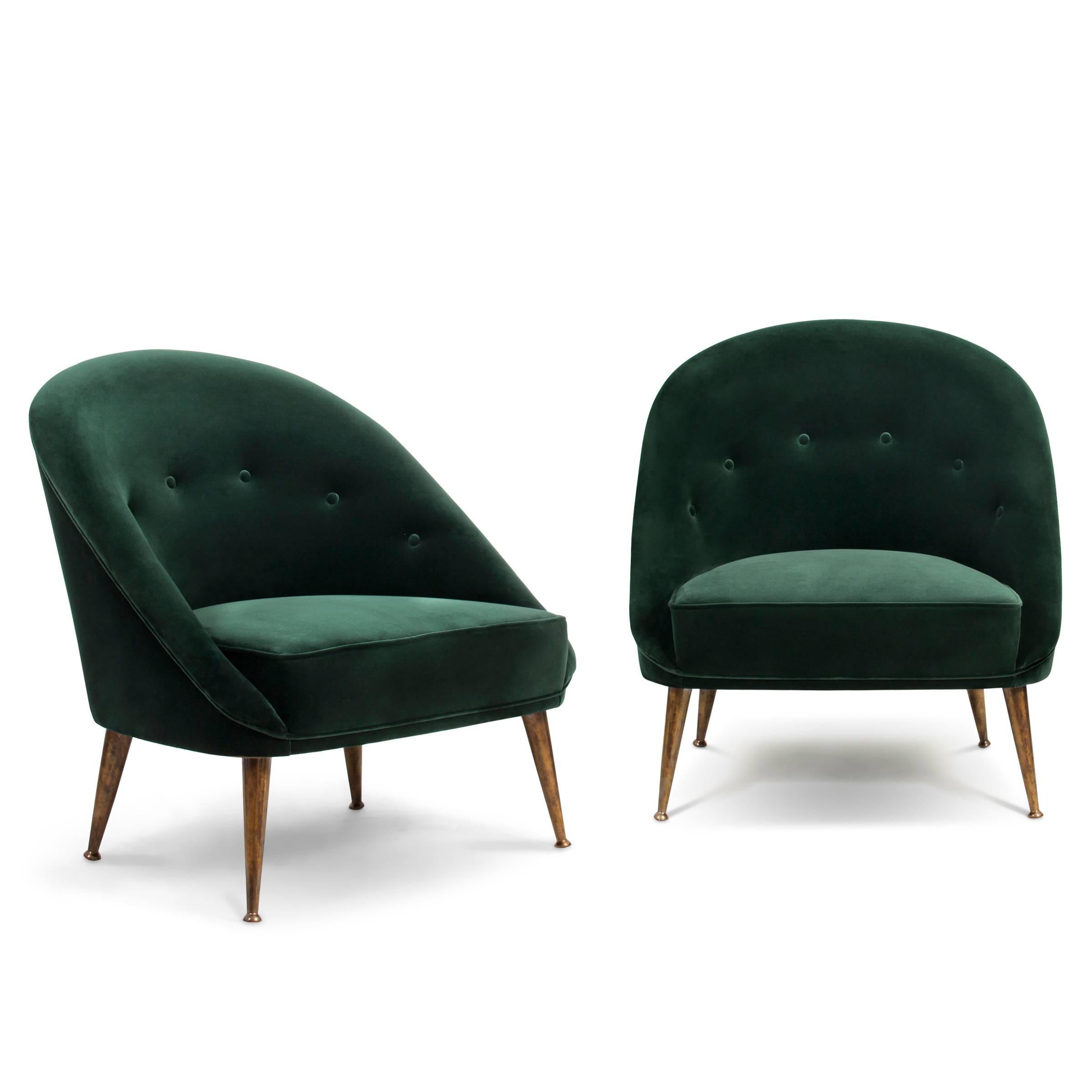 Smart Armchair in Green Cotton Velvet with Aged Brass Feet In New Condition For Sale In Paris, FR