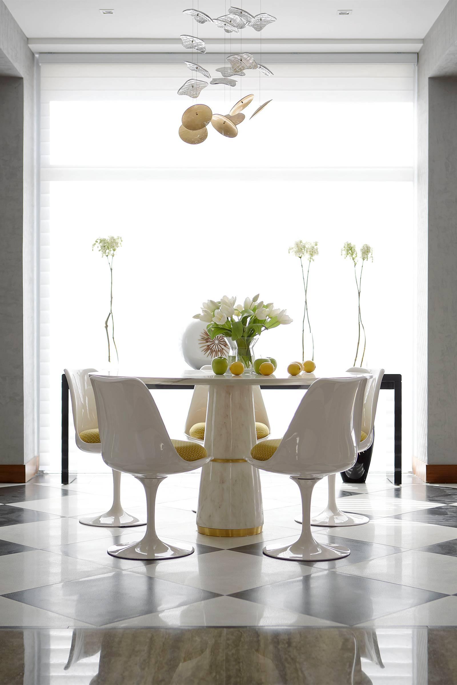 Carved Tama Dining Table in White Marble brass details For Sale