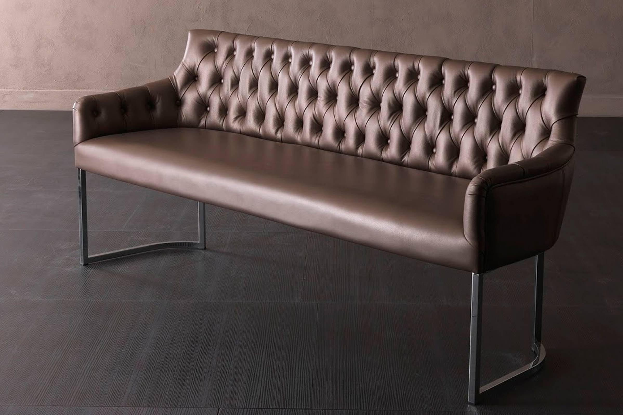Banc Catana en cuir véritable blanc et base en acier inoxydable poli Neuf - En vente à Paris, FR