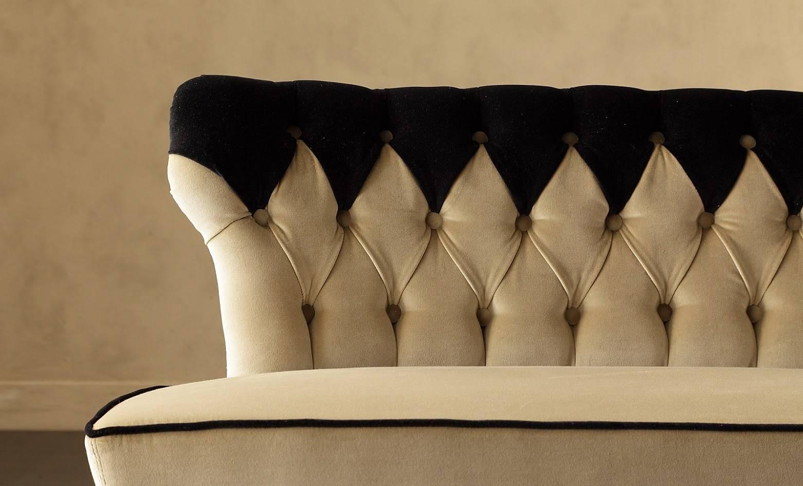 Coralia-Sitzbank-Kollektion aus Holz mit gepolstertem Leder im Zustand „Hervorragend“ im Angebot in Paris, FR