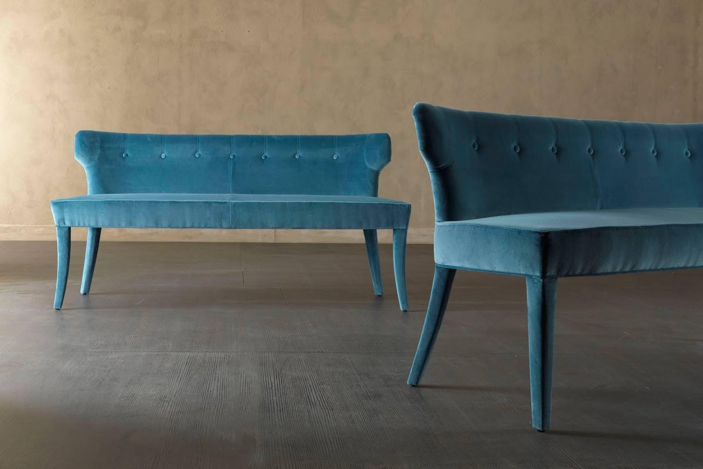 Coralia-Sitzbank-Kollektion aus Holz mit gepolstertem Leder (Italienisch) im Angebot