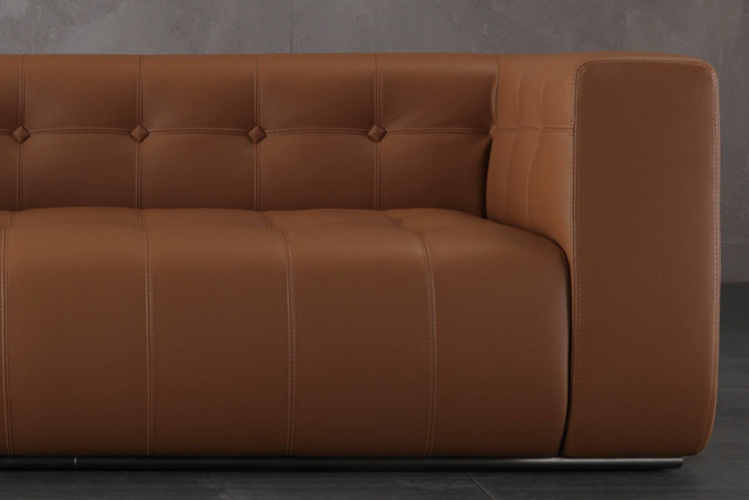 Challenger Sofa in Brown Leather in High Quality In Excellent Condition In Paris, FR