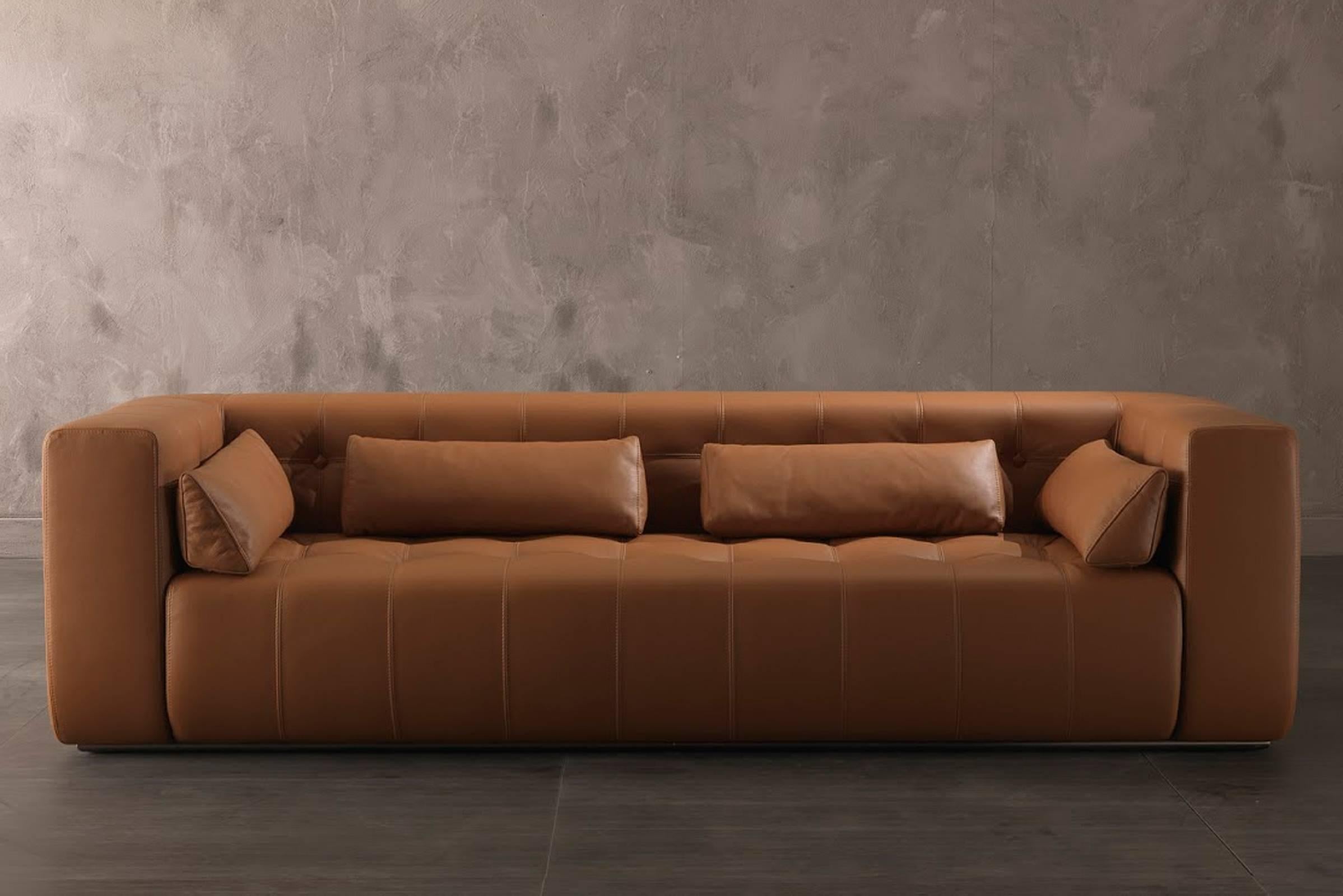 Italian Challenger Sofa in Brown Leather in High Quality
