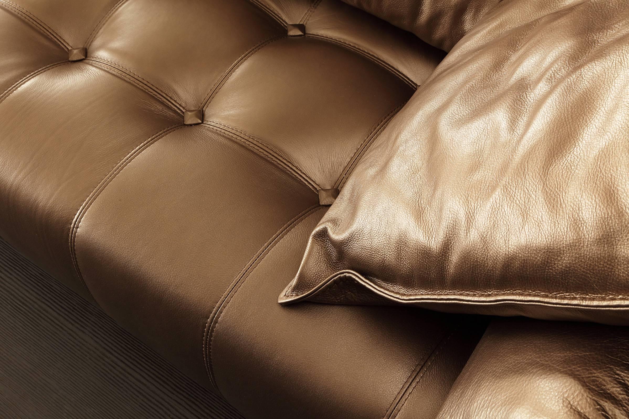 Challenger Sofa in Brown Leather in High Quality 1