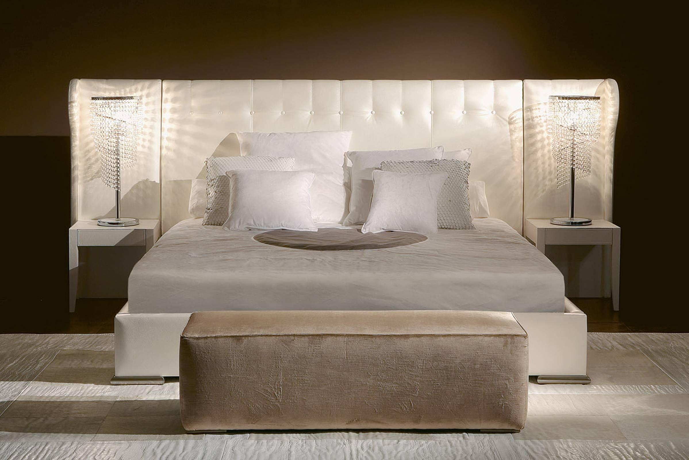 Parma Bed with High Quality Fabric and Night Table Finishing Leather In Excellent Condition For Sale In Paris, FR