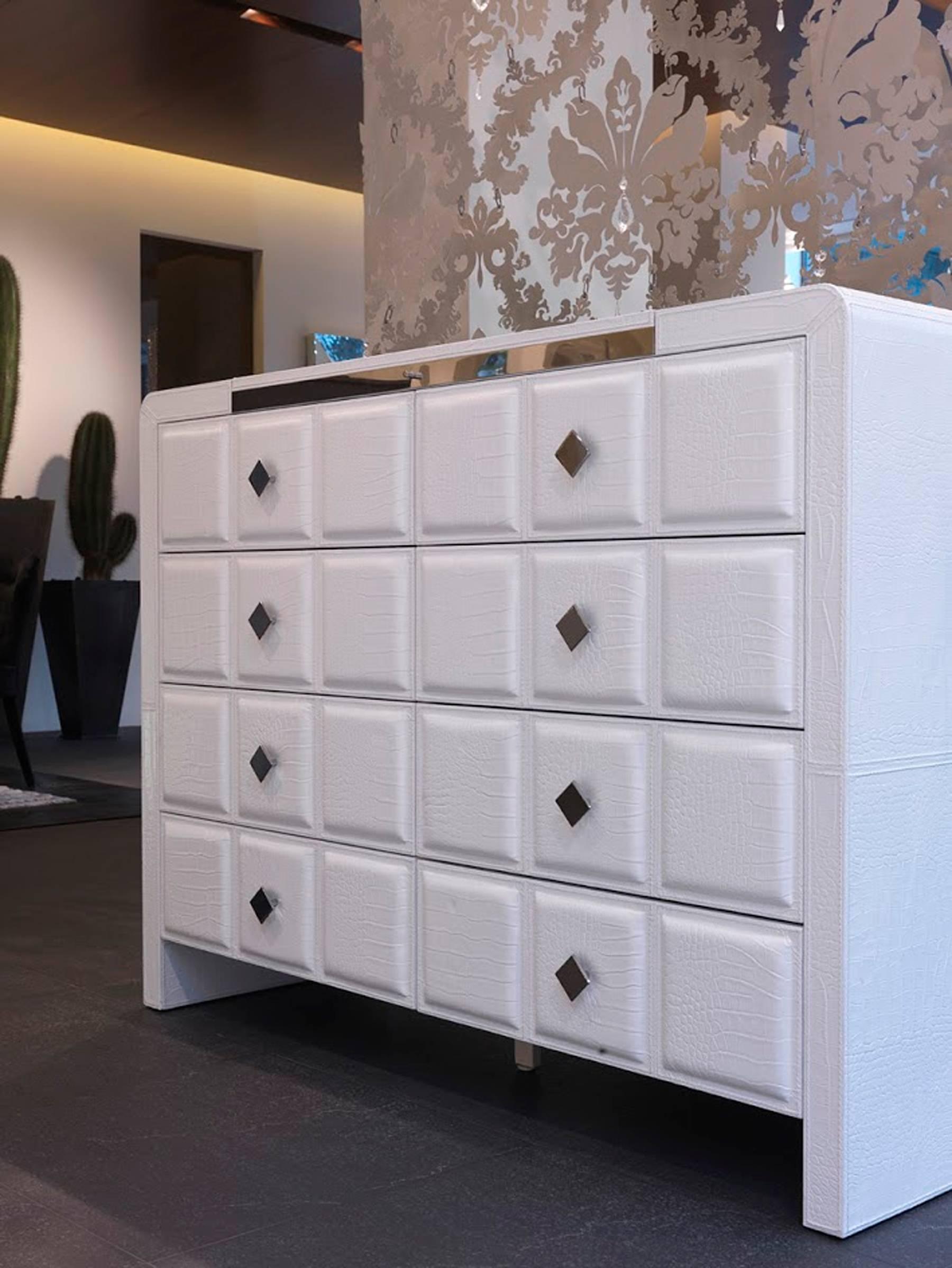 Pragma Chest of Drawers with Hand Crafted Leather and Steel Details In Excellent Condition In Paris, FR