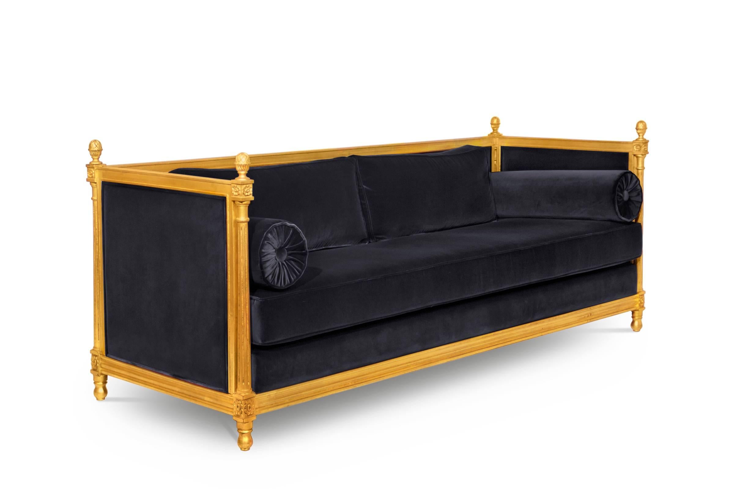 New Castle Sofa mit Baumwoll-Samtstoff und gealtertem Blattgold im Angebot 2