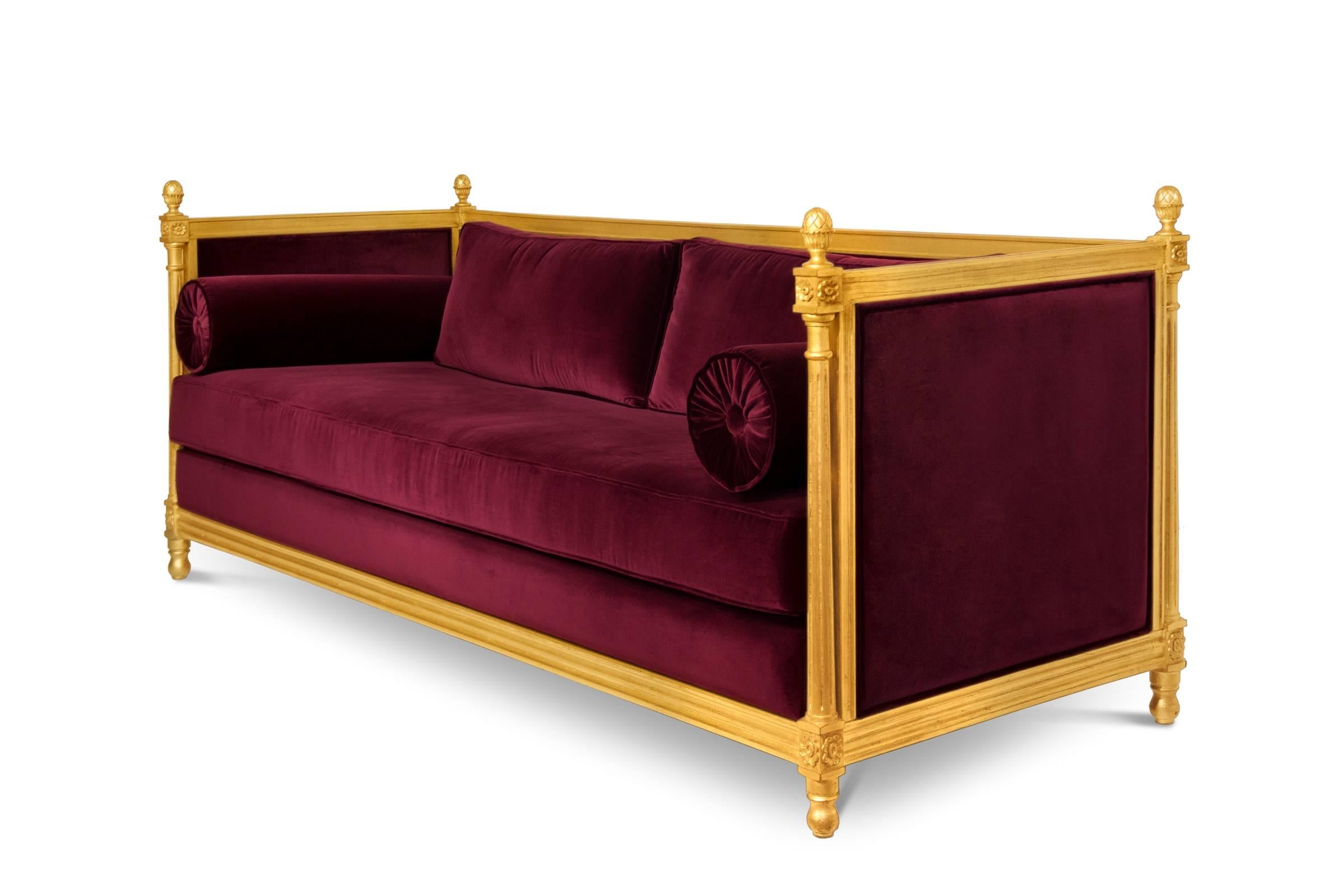 New Castle Sofa mit Baumwoll-Samtstoff und gealtertem Blattgold (Portugiesisch) im Angebot
