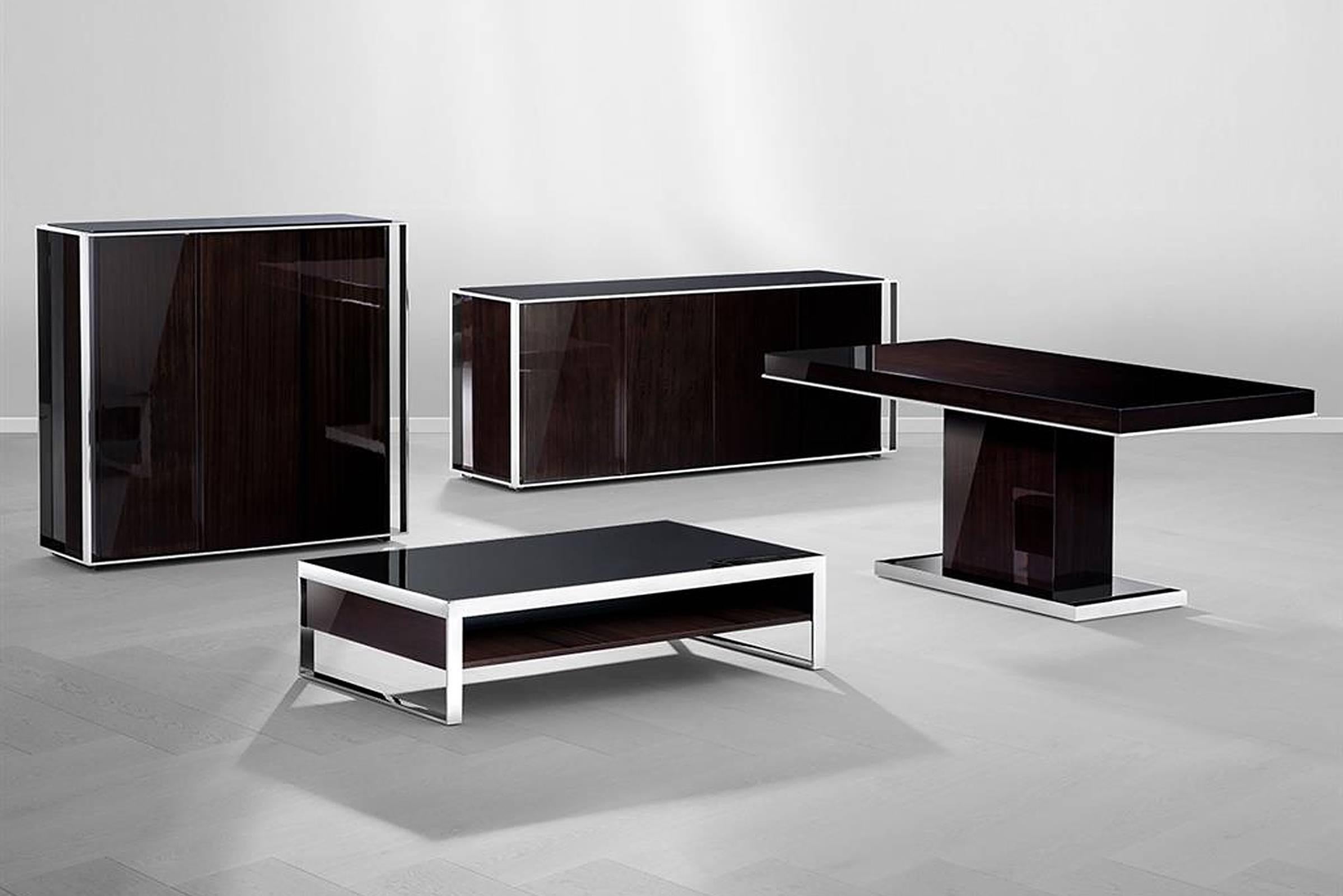 Contemporary Chicago Dinning Table in High Gloss Ebony Finish