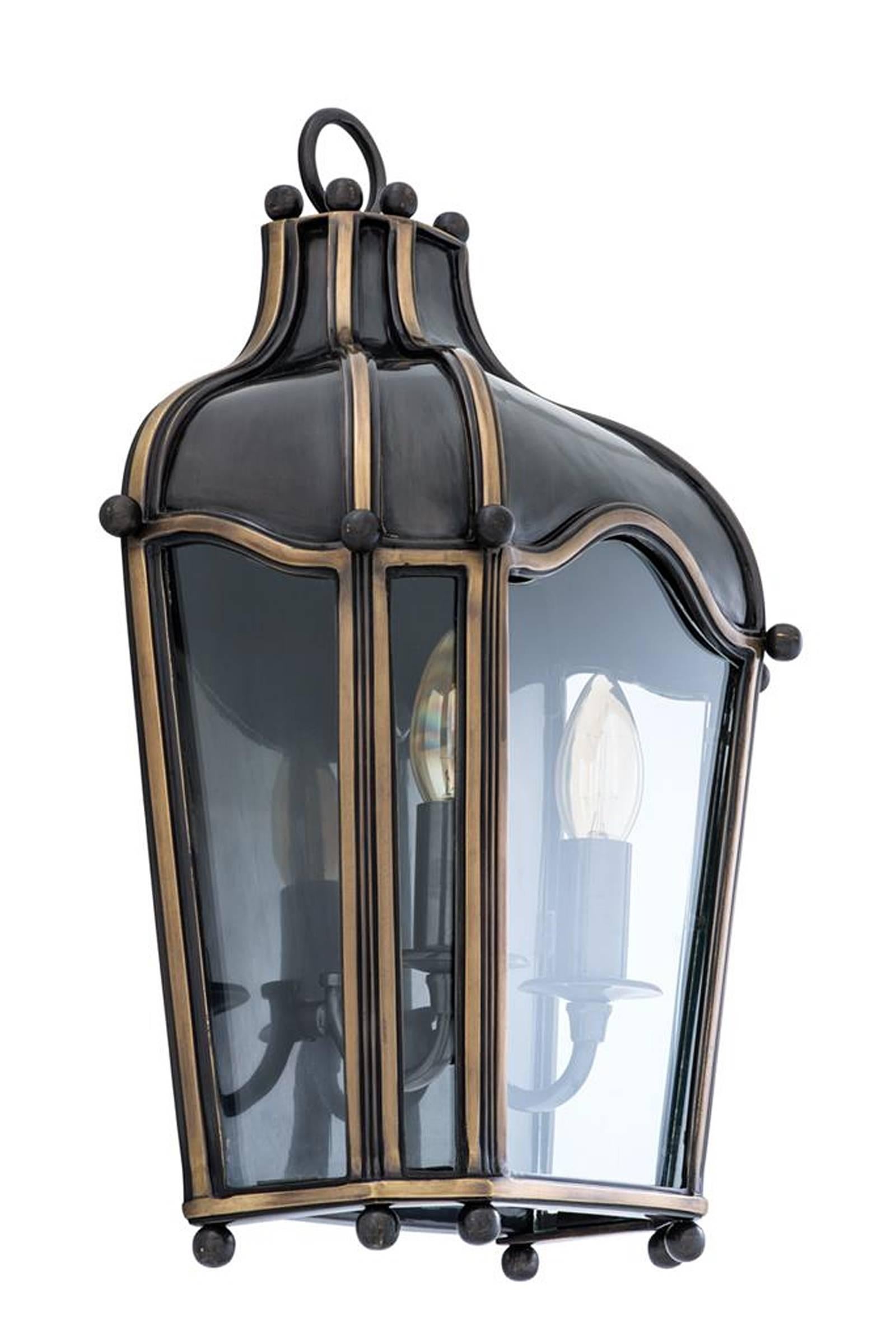 Wall lamp Paris structure brass in 
gunmetal highlight finish with clear 
glass. Two Lamp holder type E14.
Max wattage 40watt.
