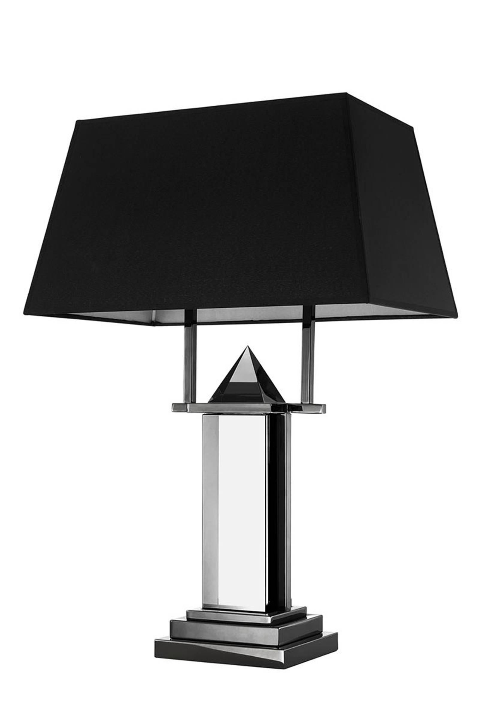 Table lamp diamant in smoked crystal glass
with black nickel finish. Including black shade.
Two lamp holder type E27. Max wattage 60 watt.
.
   