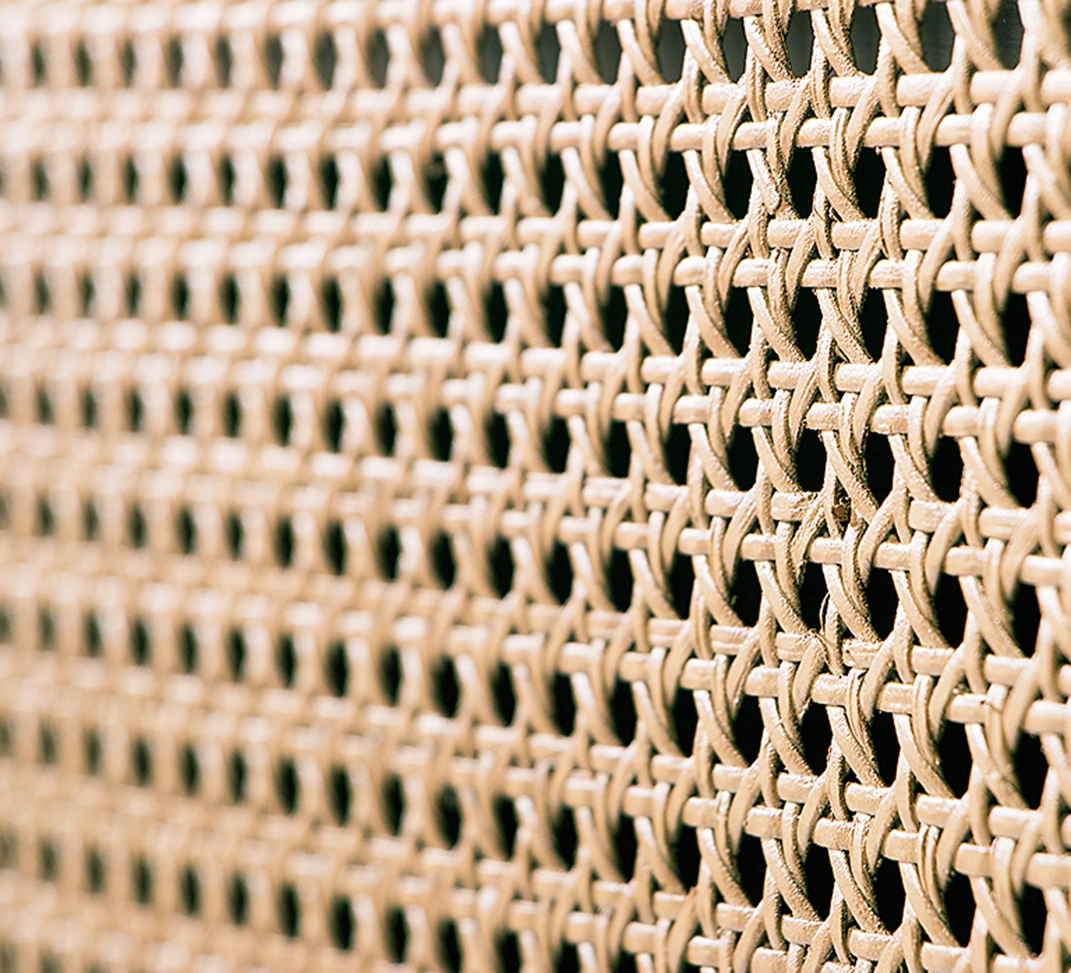 Sideboard aus Nussbaumholz mit Strohdetails aus seltenem Holz und goldenen Messing im Zustand „Neu“ im Angebot in Paris, FR