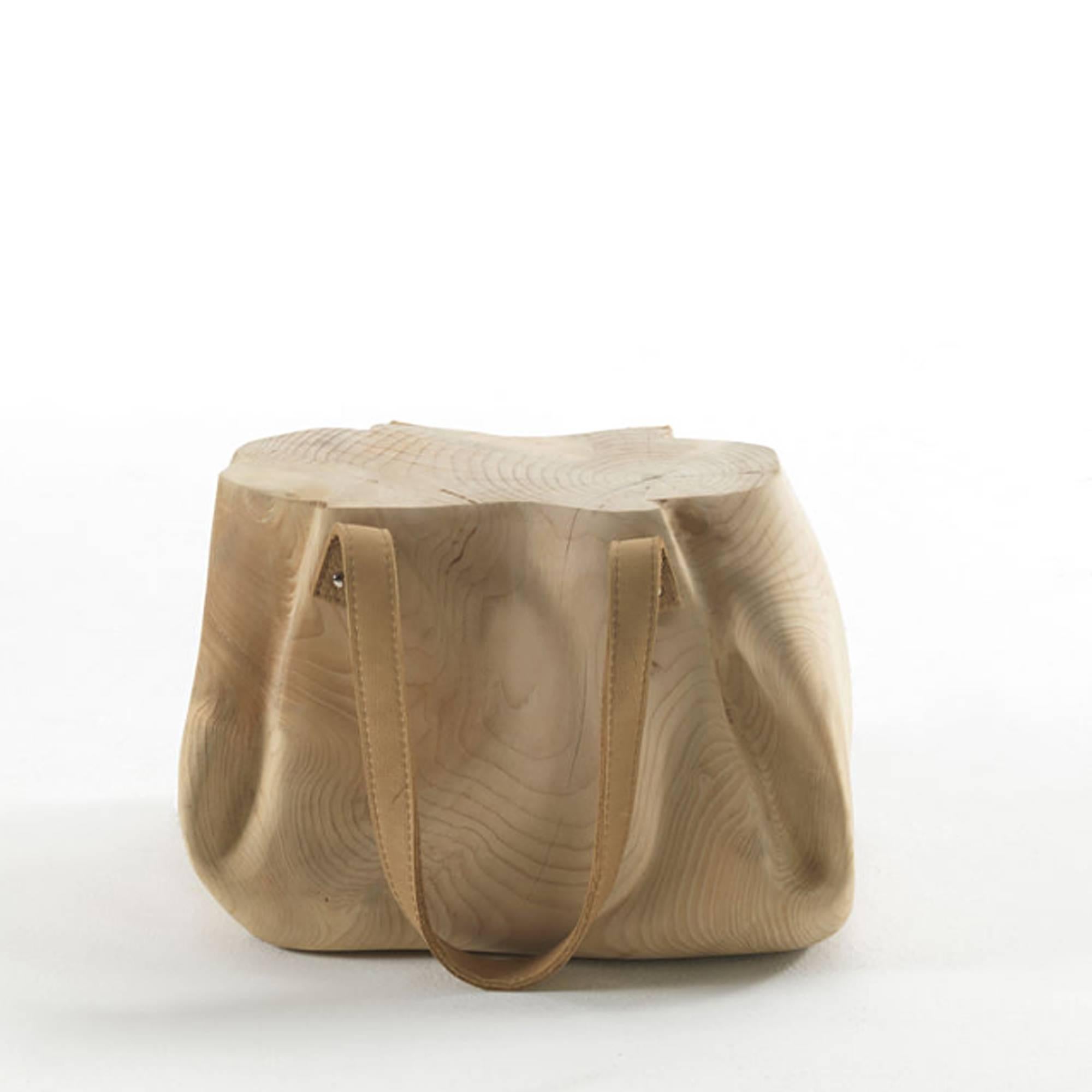 italien Tabouret de sac en bois de cèdre naturel massif sculpté à la main avec cuir en vente