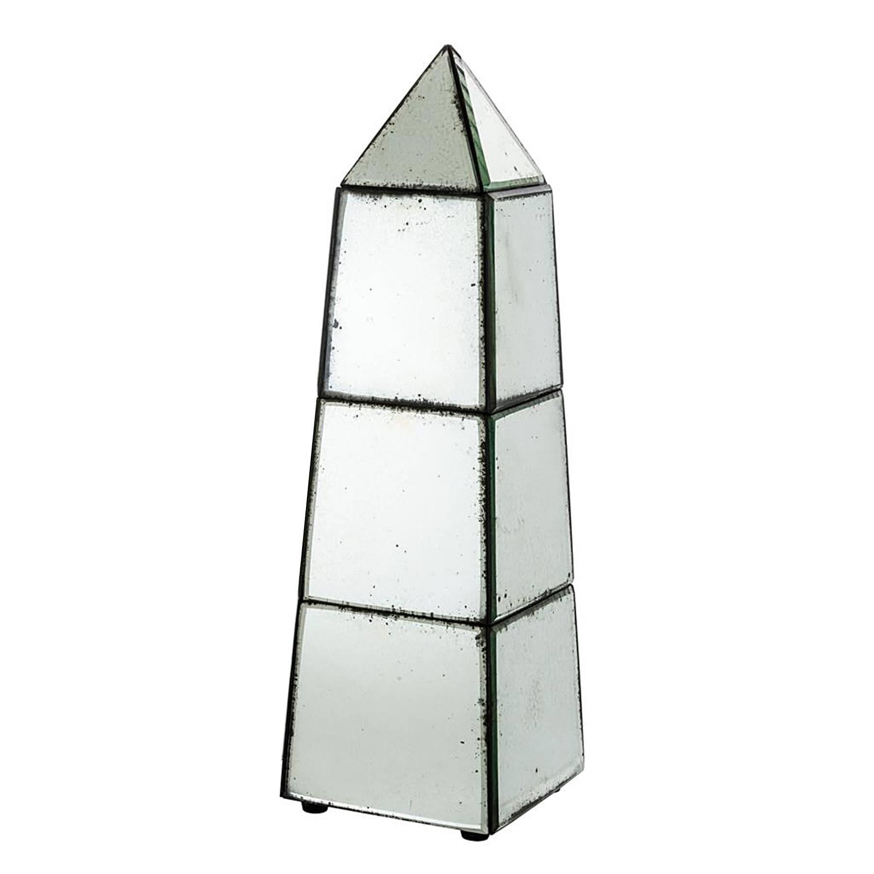 Set of two obelisk Cairo in
mirror glass antique finish.
Set of two: 450,00€
