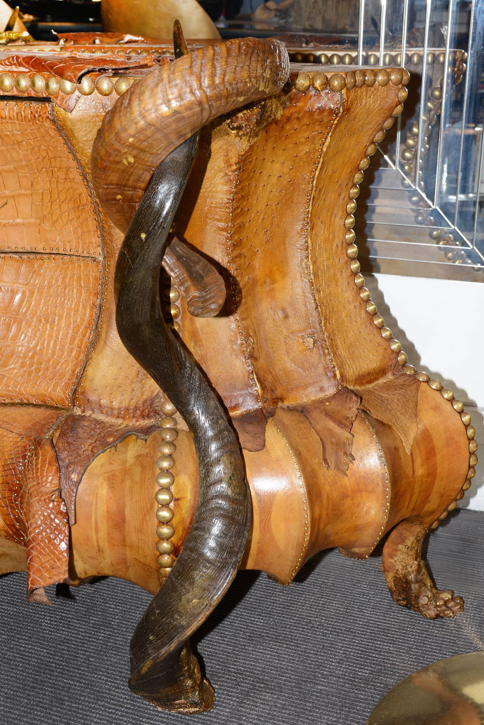 Horns and Crocodile Chest of Drawers with Kudu Horns For Sale 1