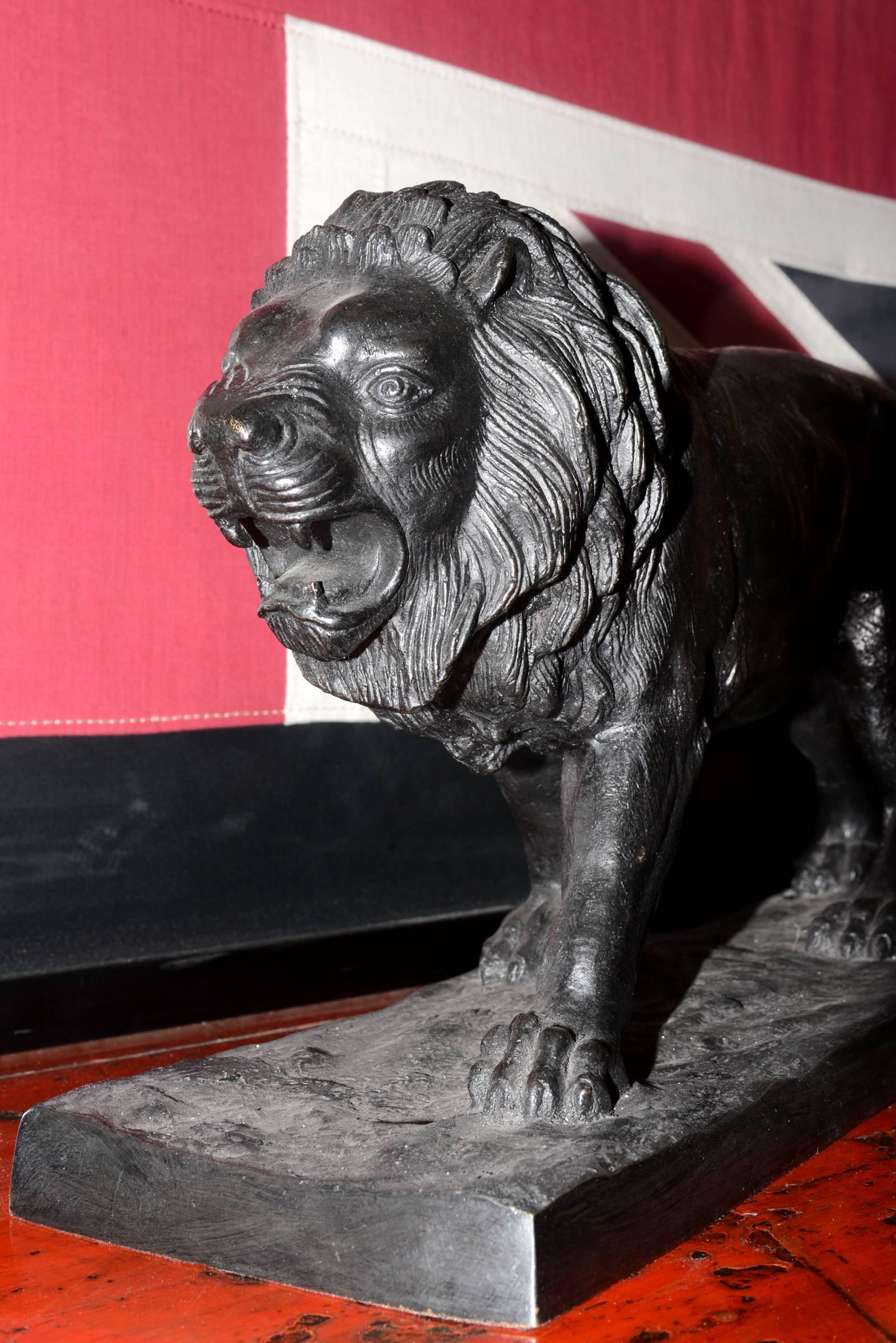 Lion Sculpture in Bronze Black Finish In Excellent Condition In Paris, FR