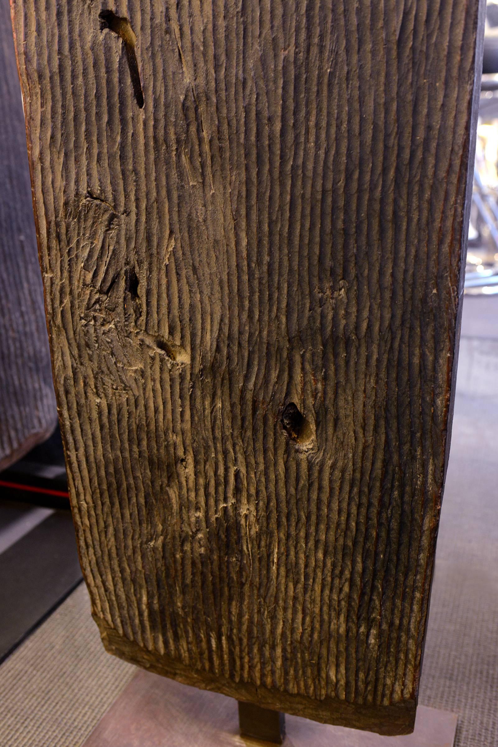 Sleep Guardian o Kata Sergo Ethiopia TOTEM 1 in legno massiccio di cedro naturale In condizioni buone in vendita a Paris, FR