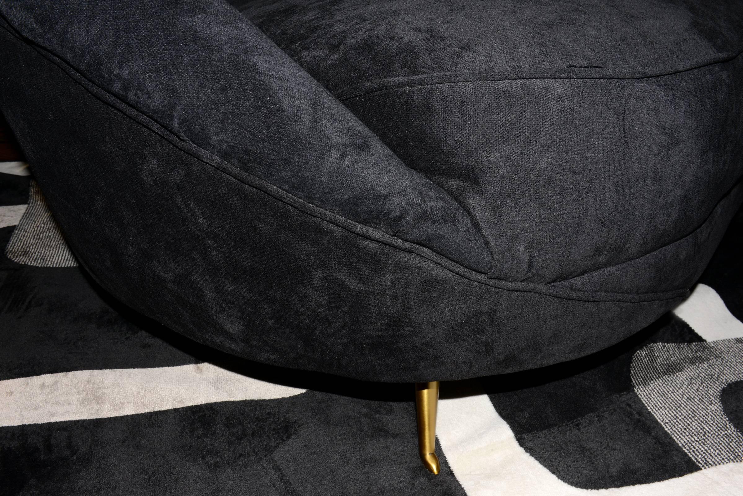 Cocoon Brass Sofa in Black Velvet In Excellent Condition In Paris, FR