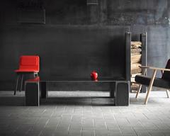 Mesa de centro doble de acero barnizado incoloro hecha a mano