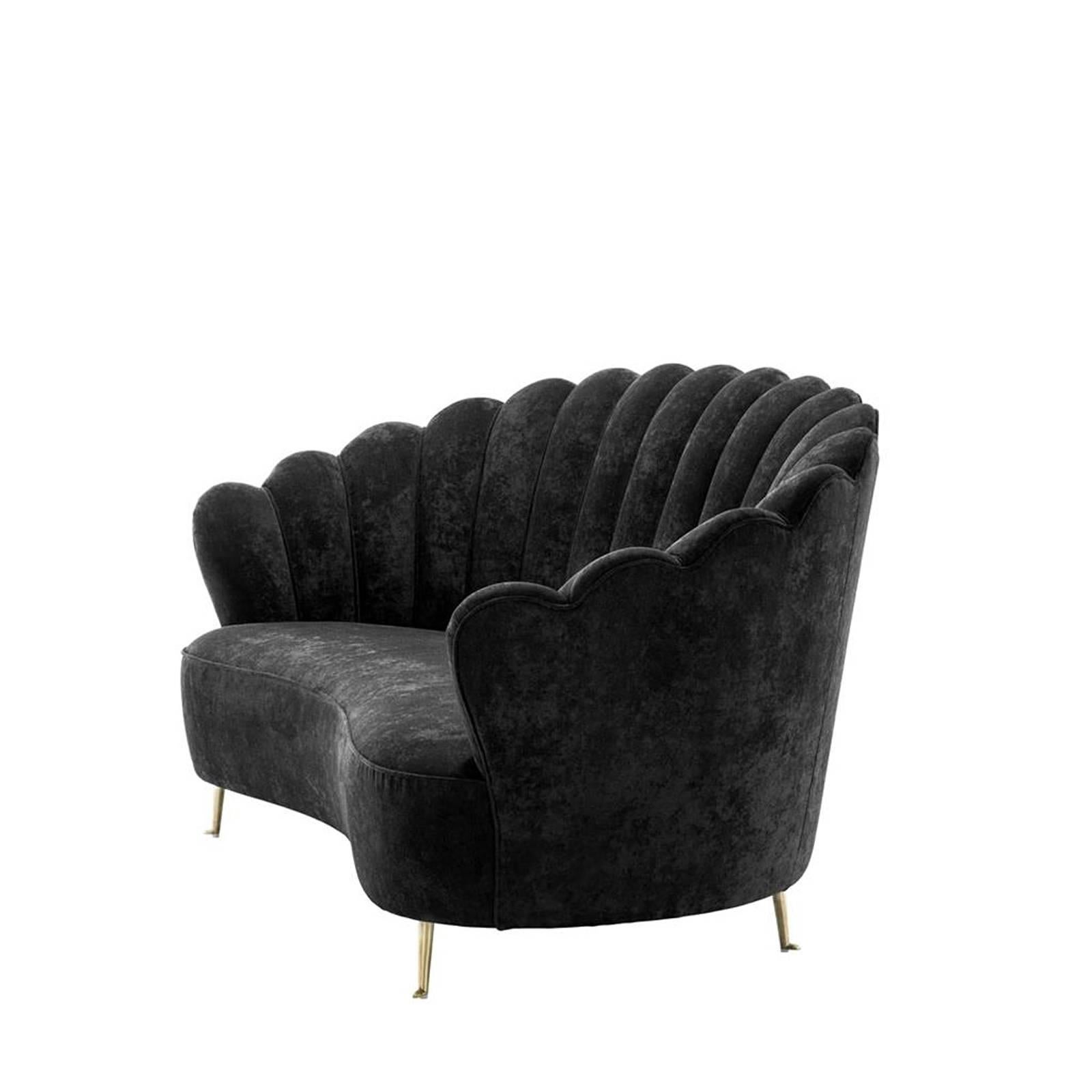 Sofa Shell in black velvet fabric,
on polished brass legs.
