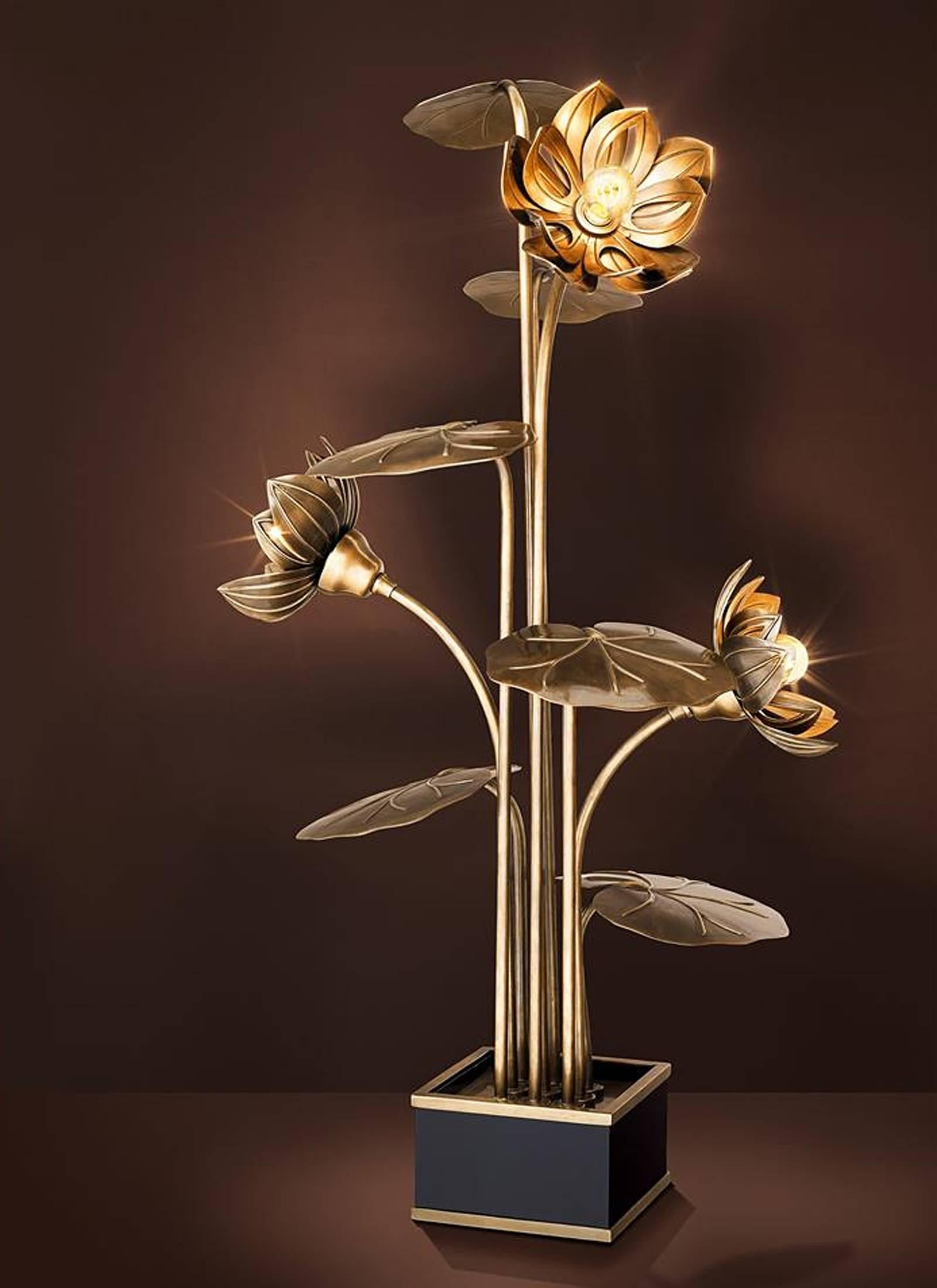 Indian Waterlily Table Lamp in Vintage Brass Finish For Sale