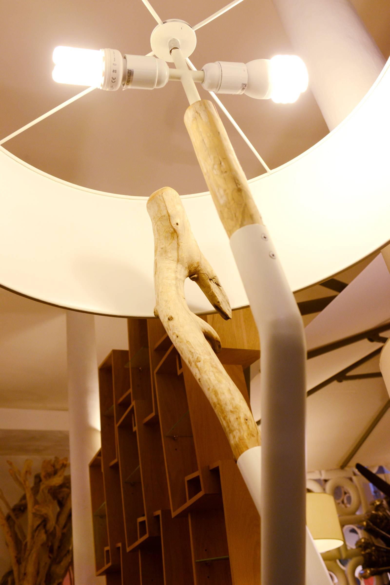 Hand-Crafted Driftwood Floor Lamp in Black or White Lacquered Steel