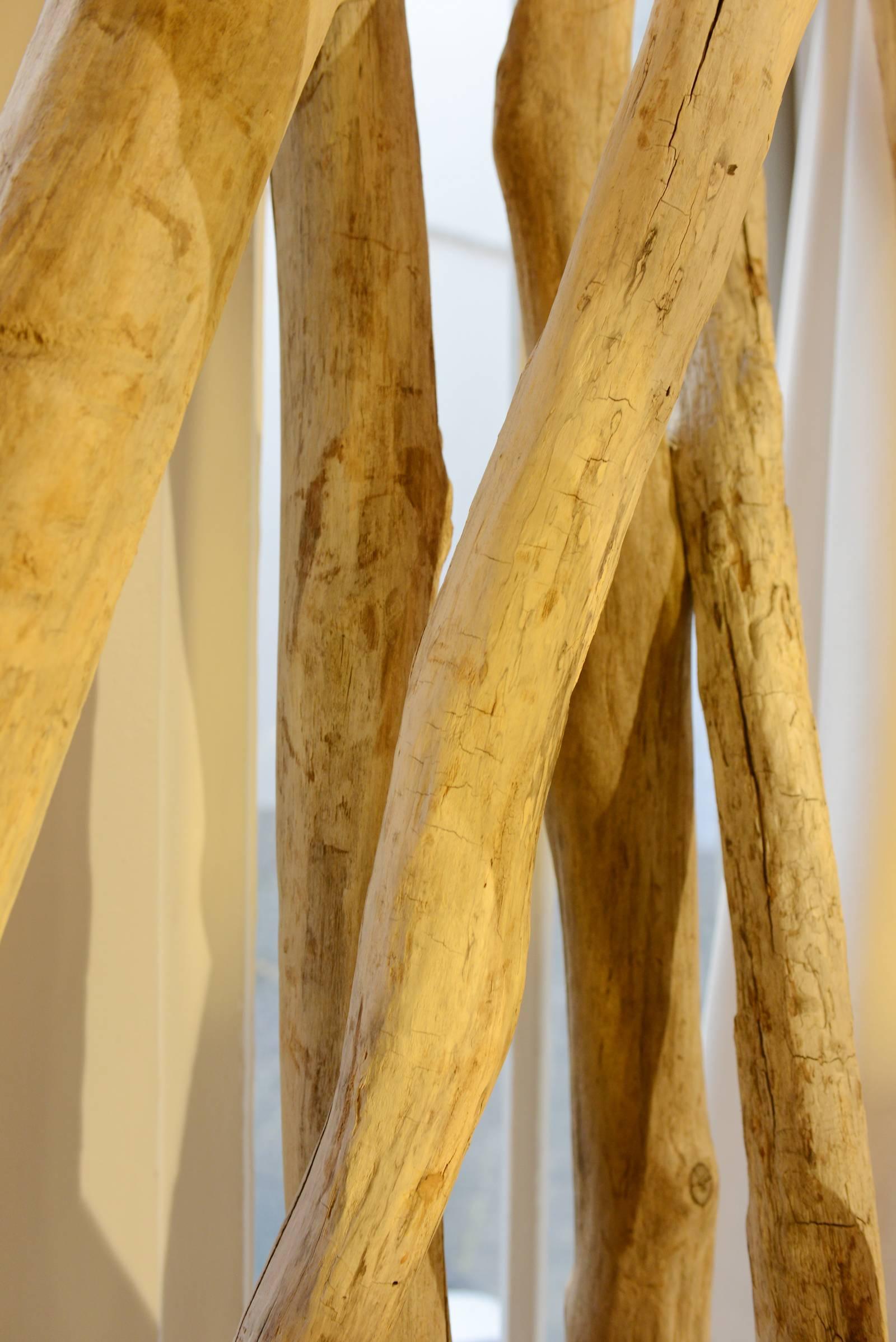 Raumteiler aus Holz, gerade auf Inoxsockel im Zustand „Hervorragend“ im Angebot in Paris, FR