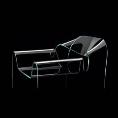 Air Armchair aus einer Platte aus gebogenem Klarglas gegossen